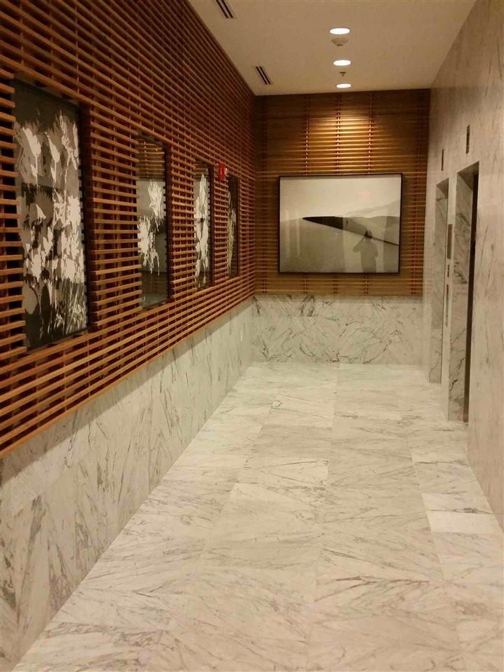 1100 MAXWELL LANE Unit: 1006