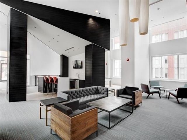 1100 MAXWELL LANE Unit: 1006