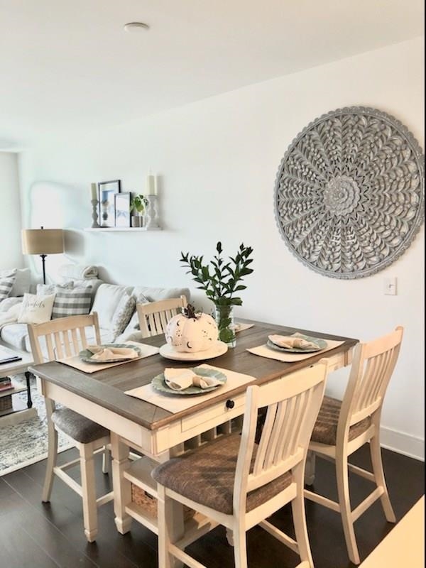 1100 MAXWELL LANE Unit: 1006