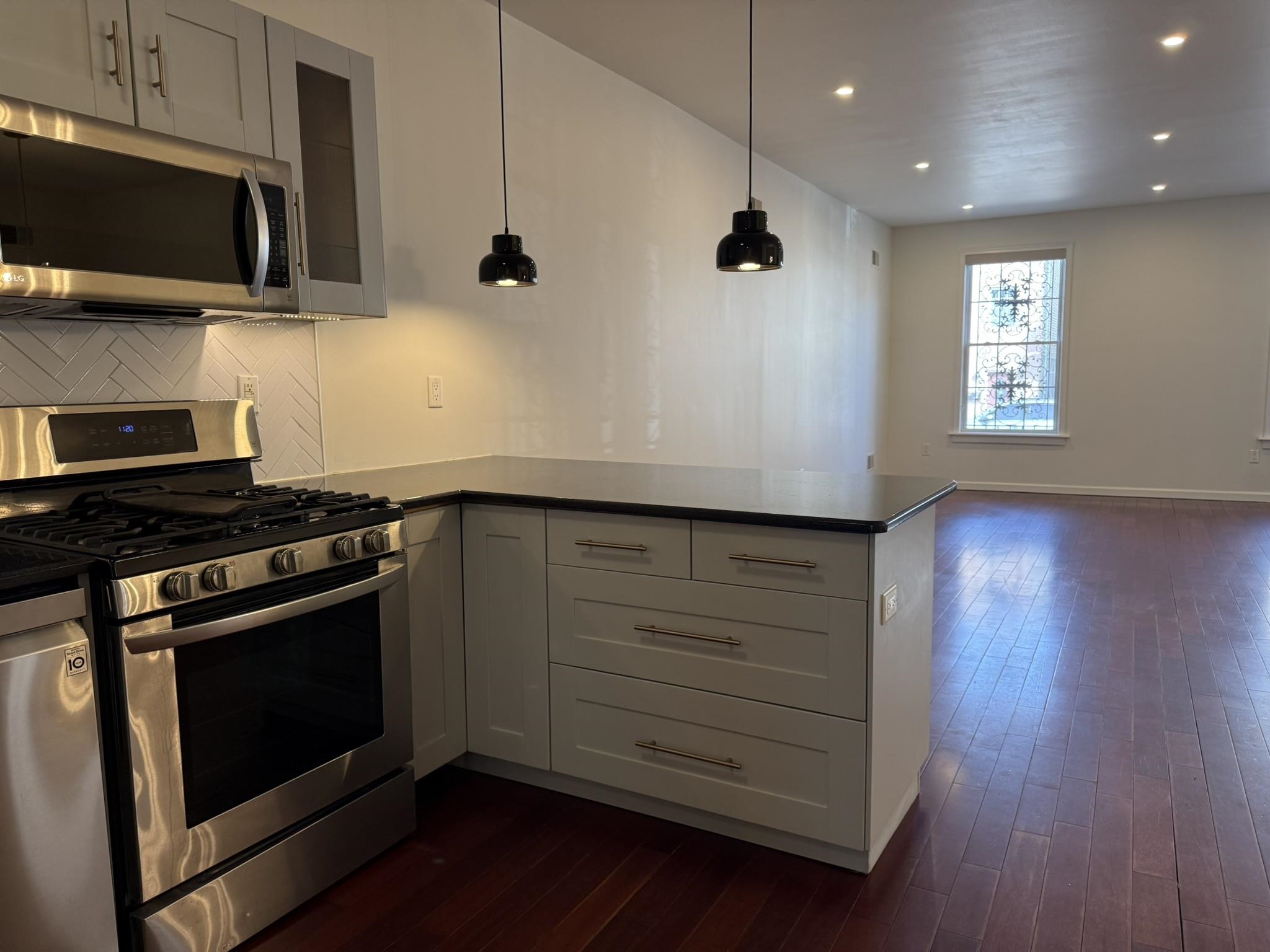 49 BELMONT AVE Unit: 1