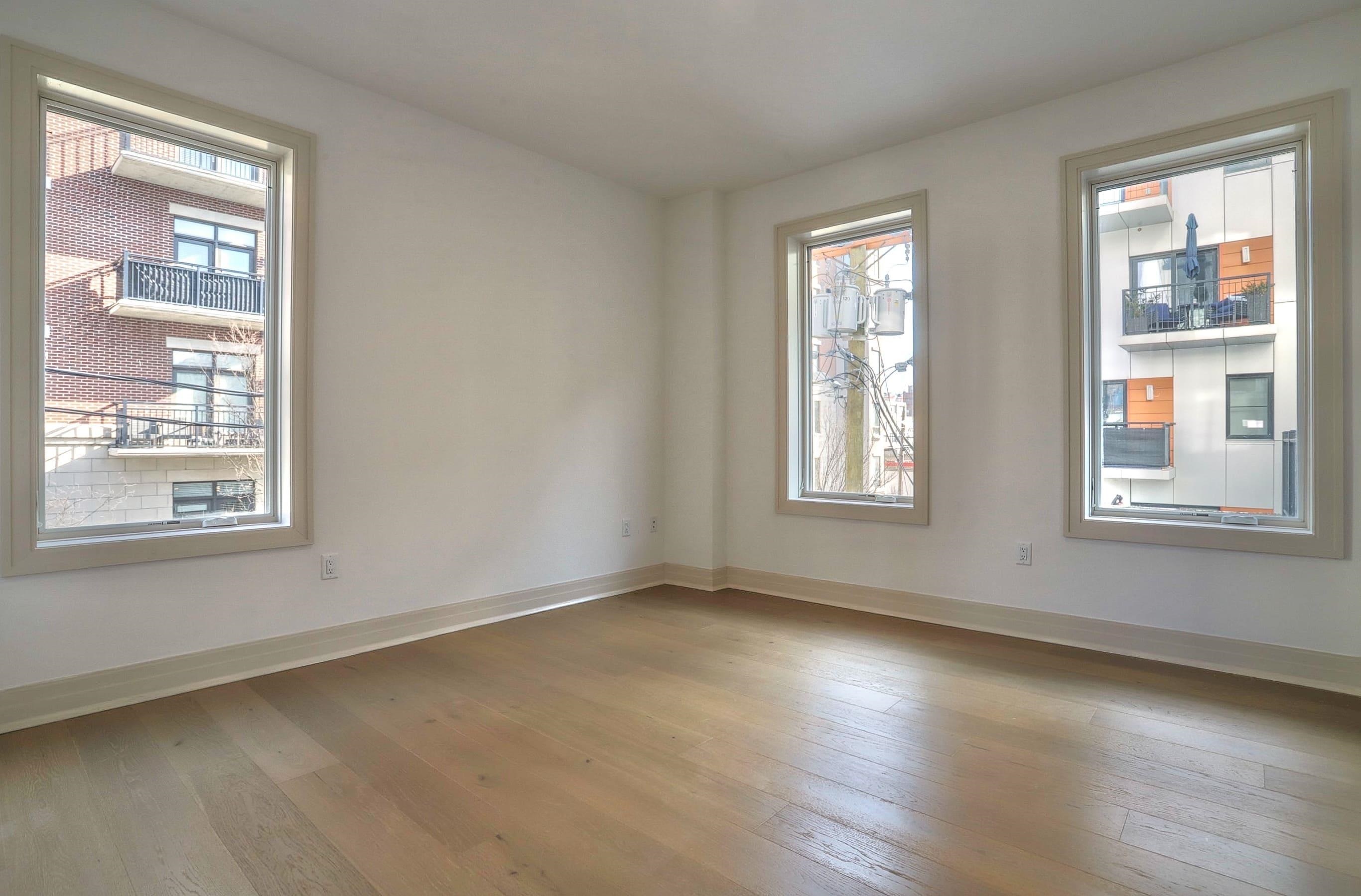 921 MADISON ST Unit: 203