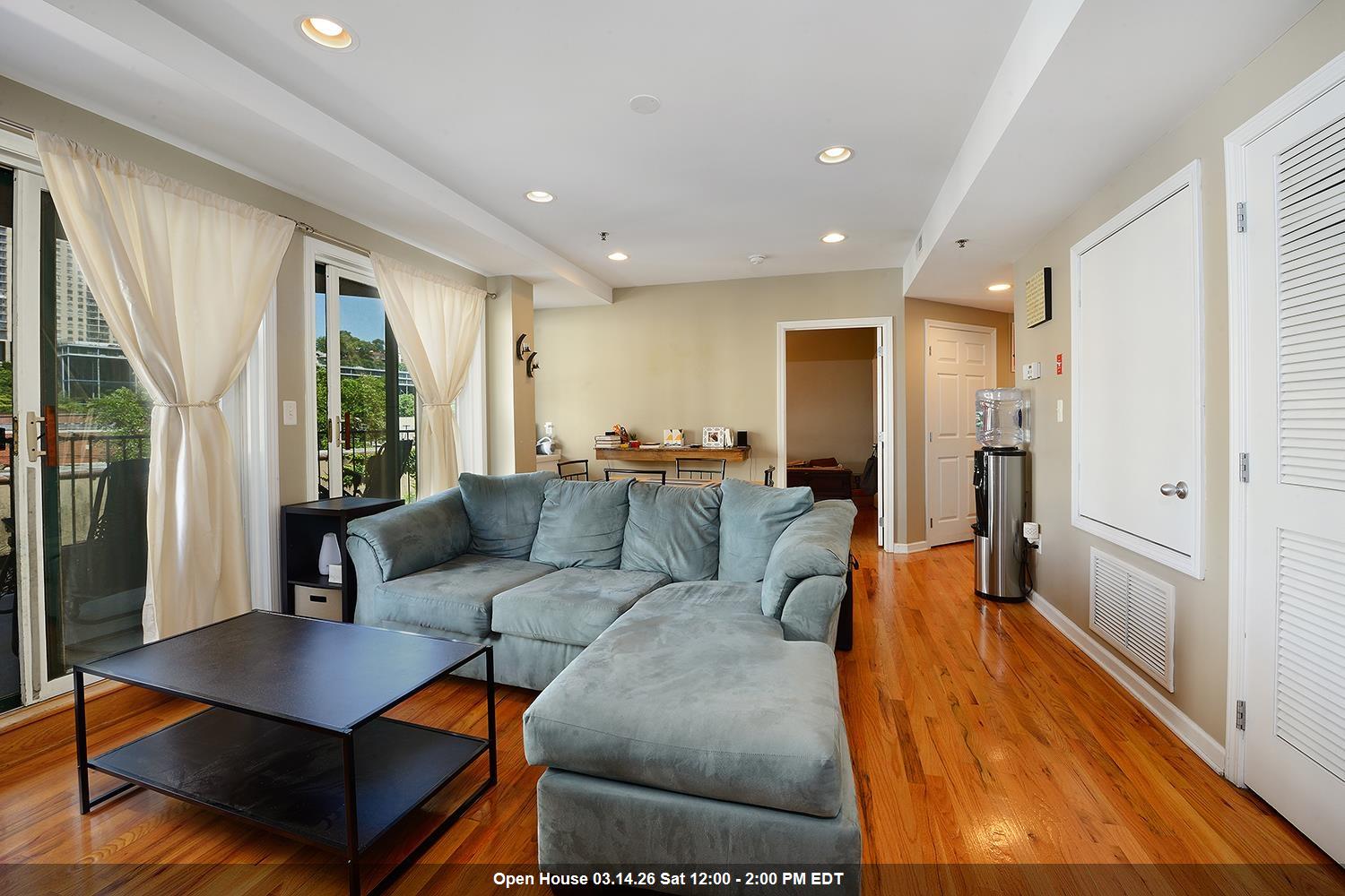 920 JEFFERSON ST Unit: 305