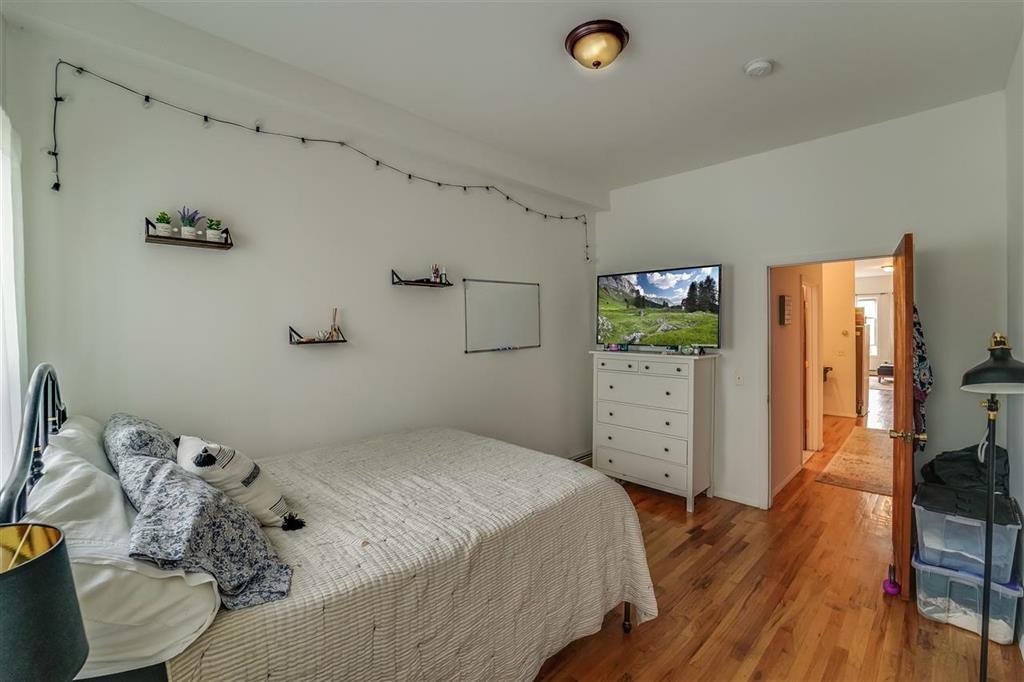 78 WEBSTER AVE Unit: 1L