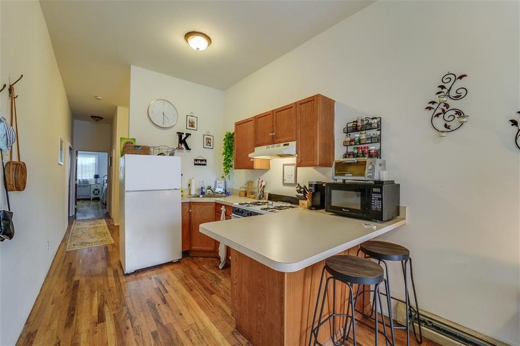 78 WEBSTER AVE Unit: 1L