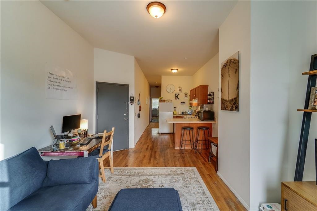 78 WEBSTER AVE Unit: 1L