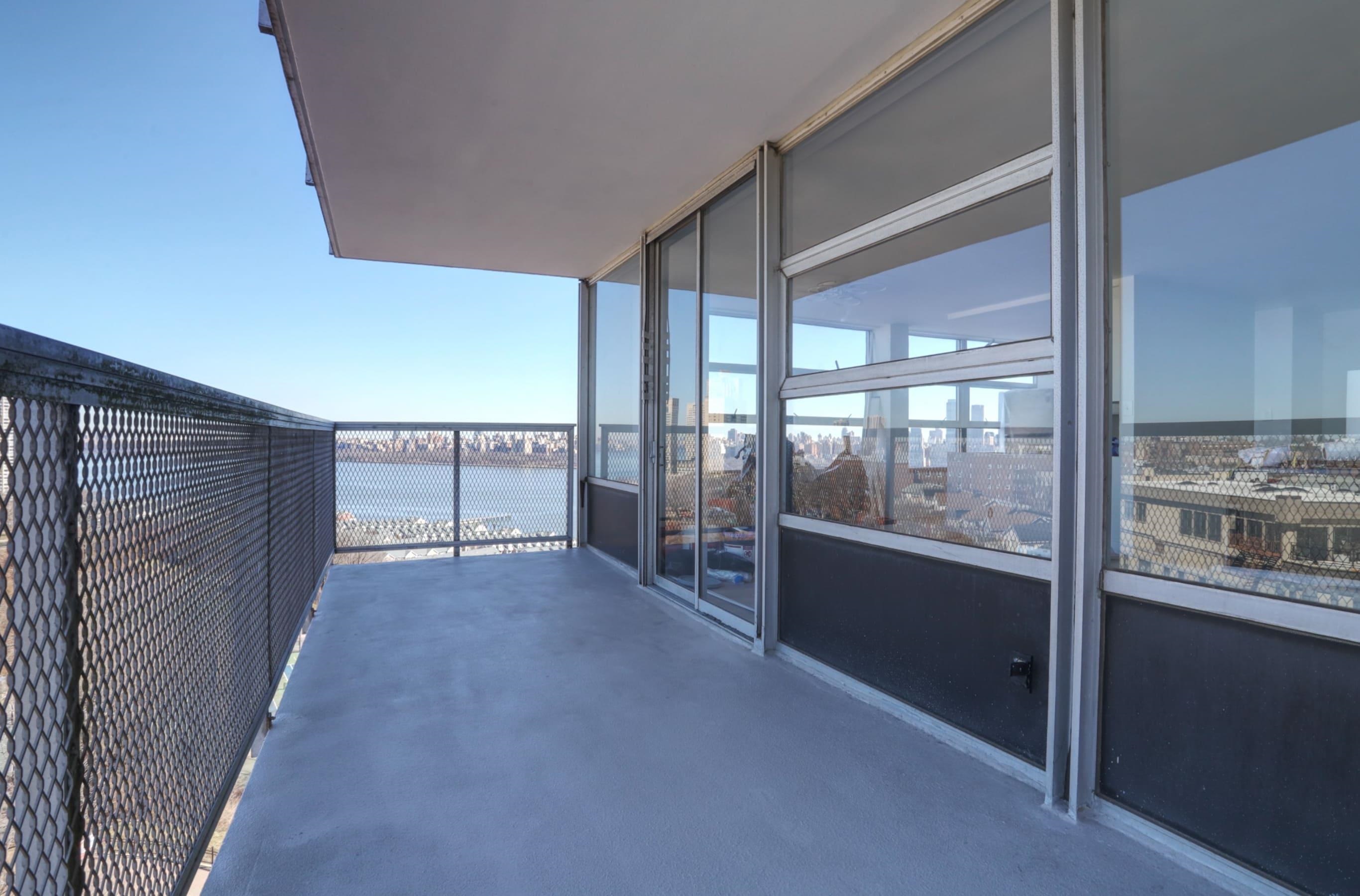 6050 BLVD EAST Unit: 10C