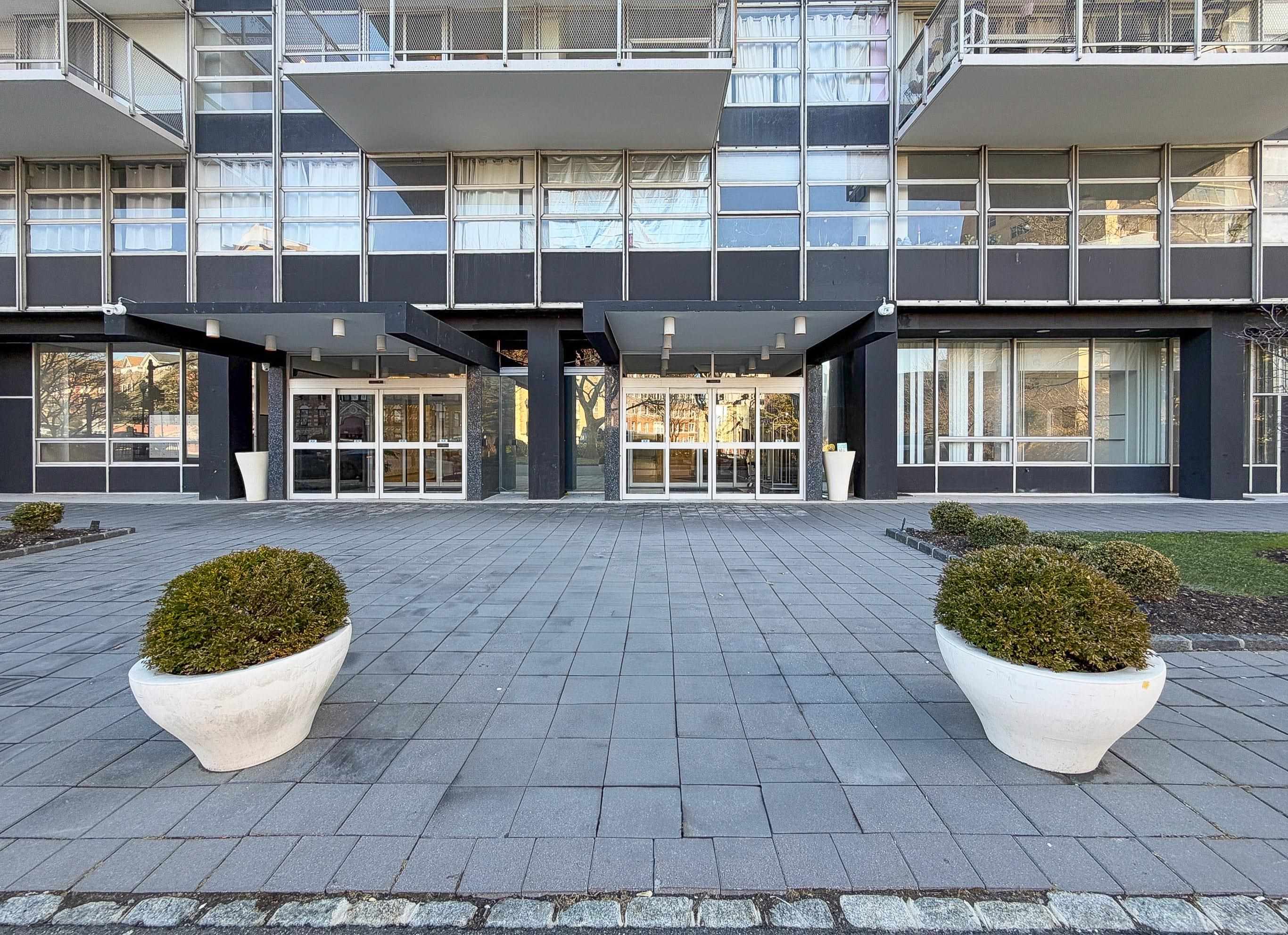 6050 BLVD EAST Unit: 10C