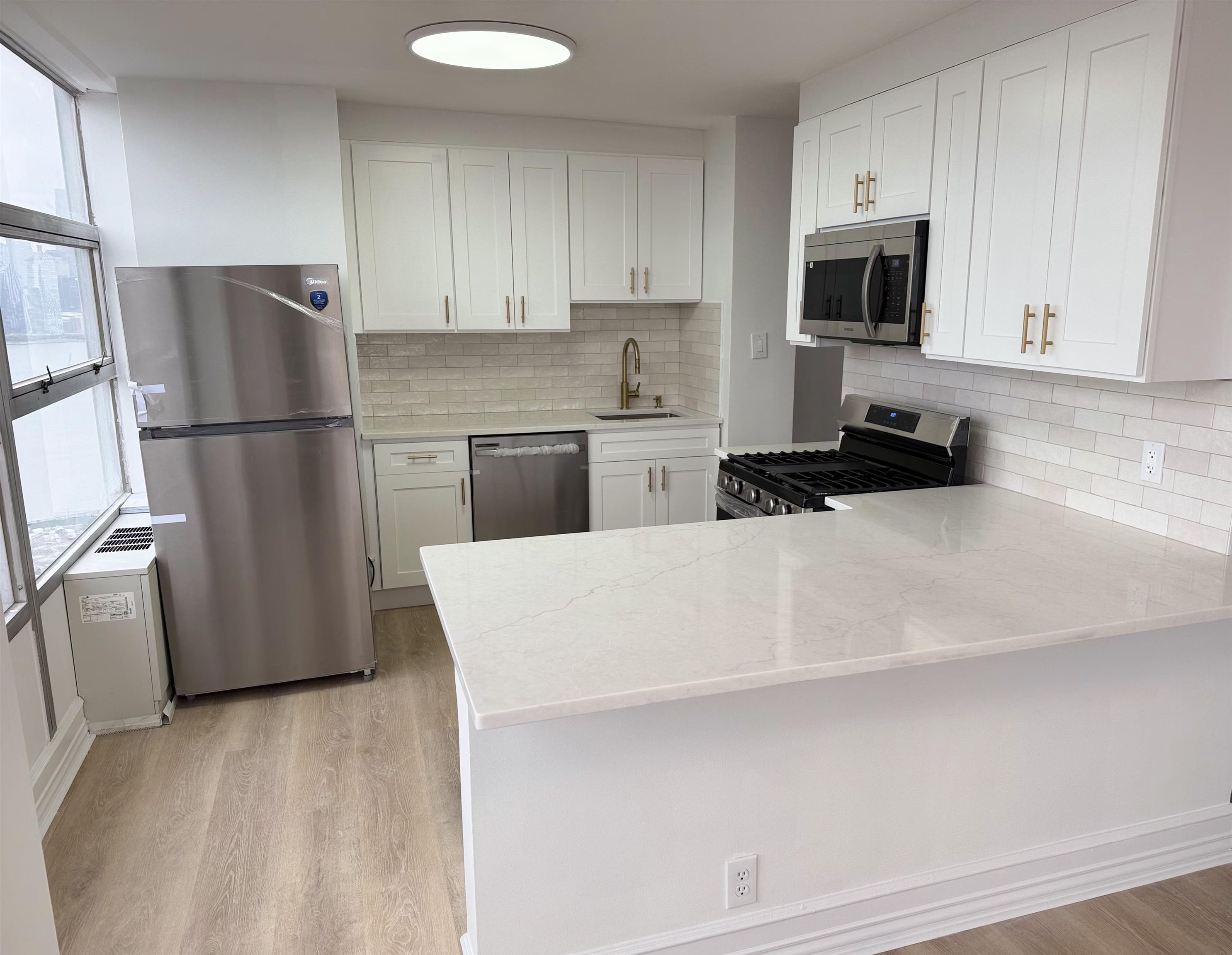 6050 BLVD EAST Unit: 10C