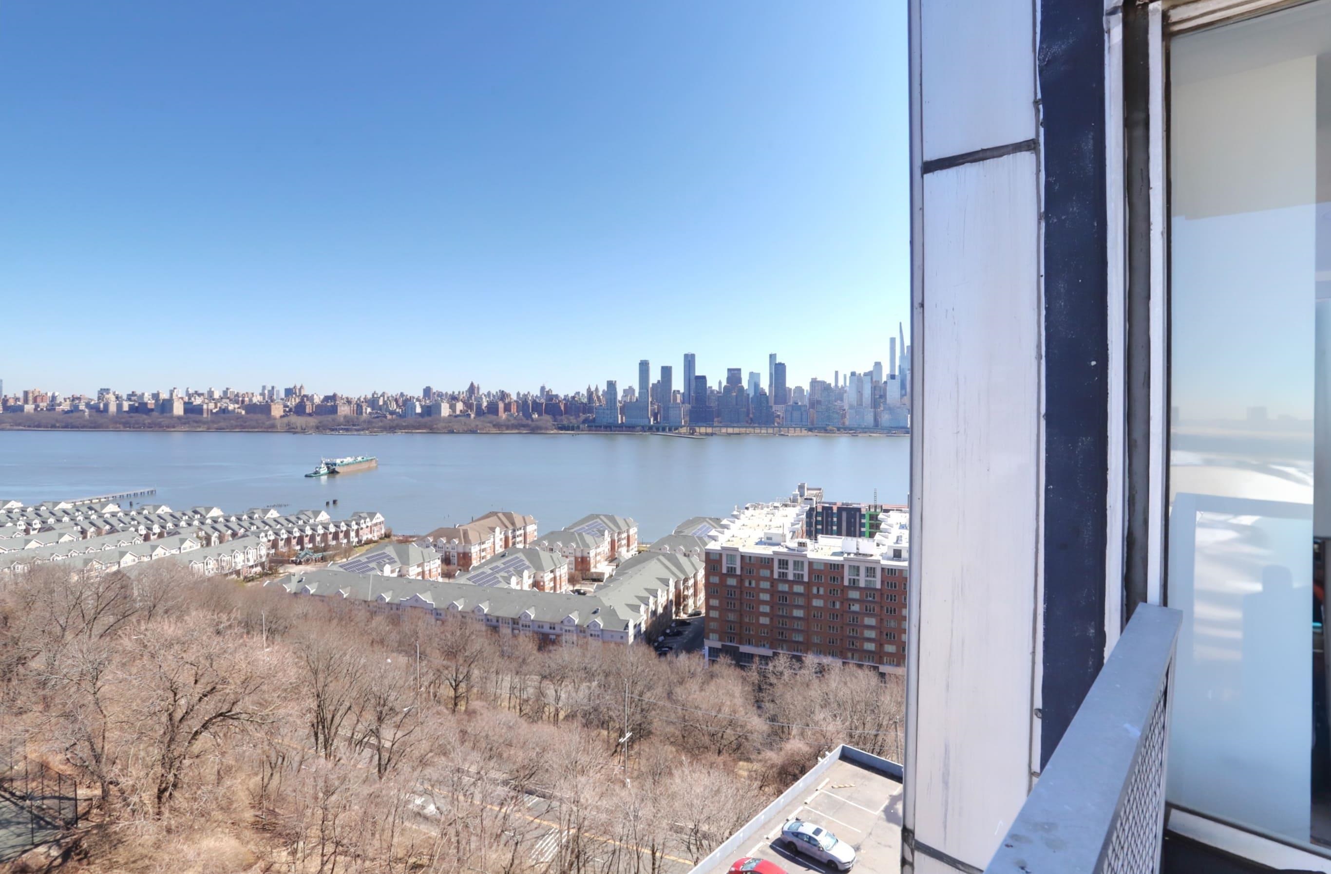 6050 BLVD EAST Unit: 10C