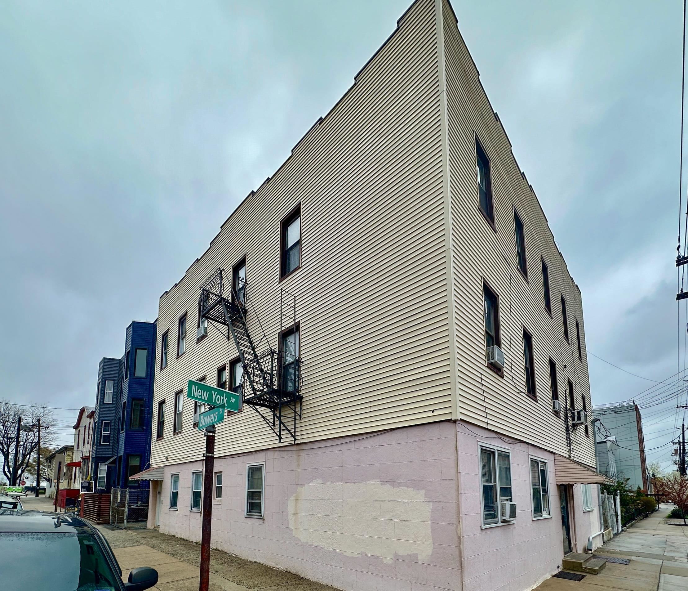 39 BOWERS ST Unit: 2