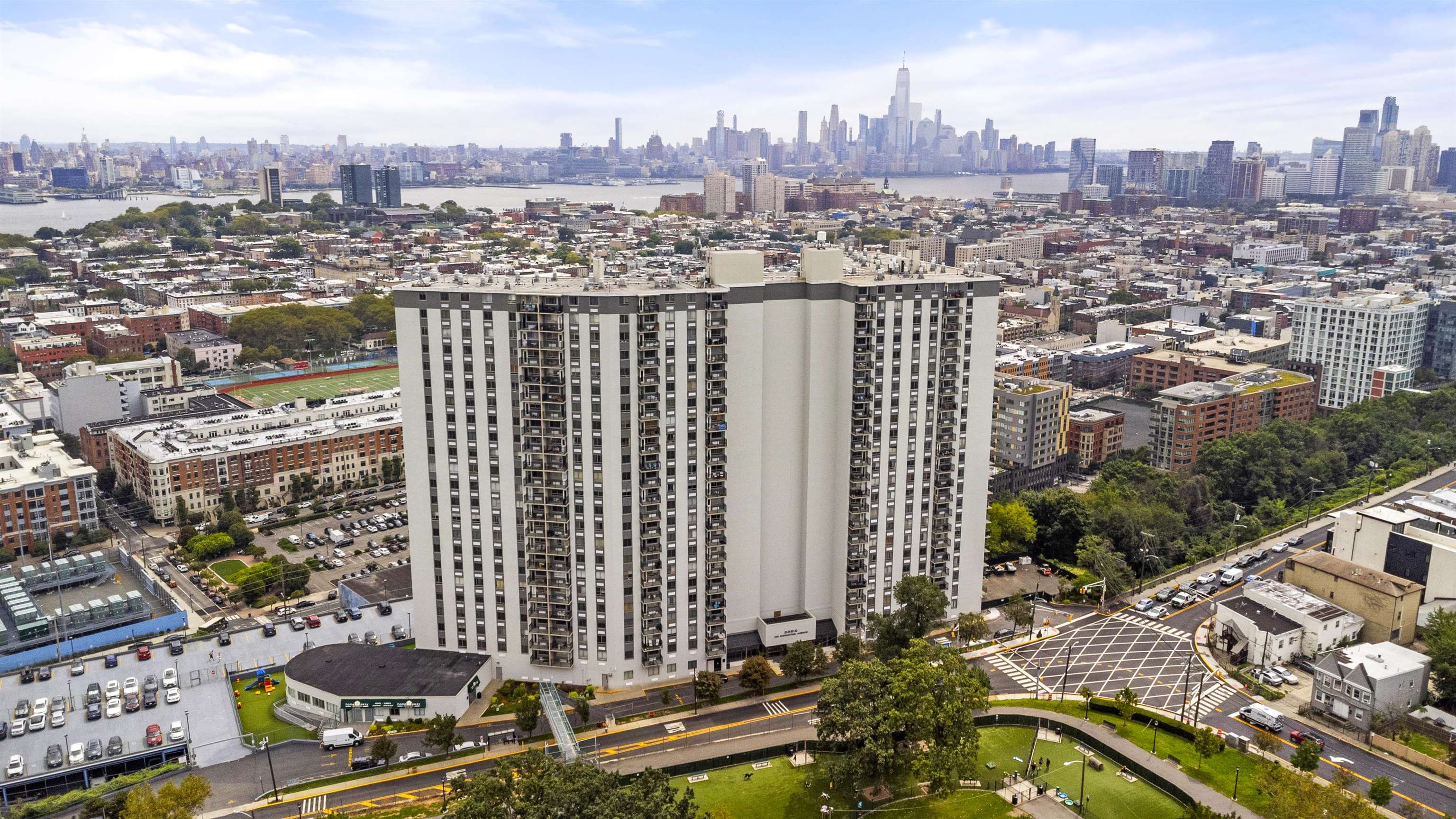 100 MANHATTAN AVE Unit: 2010
