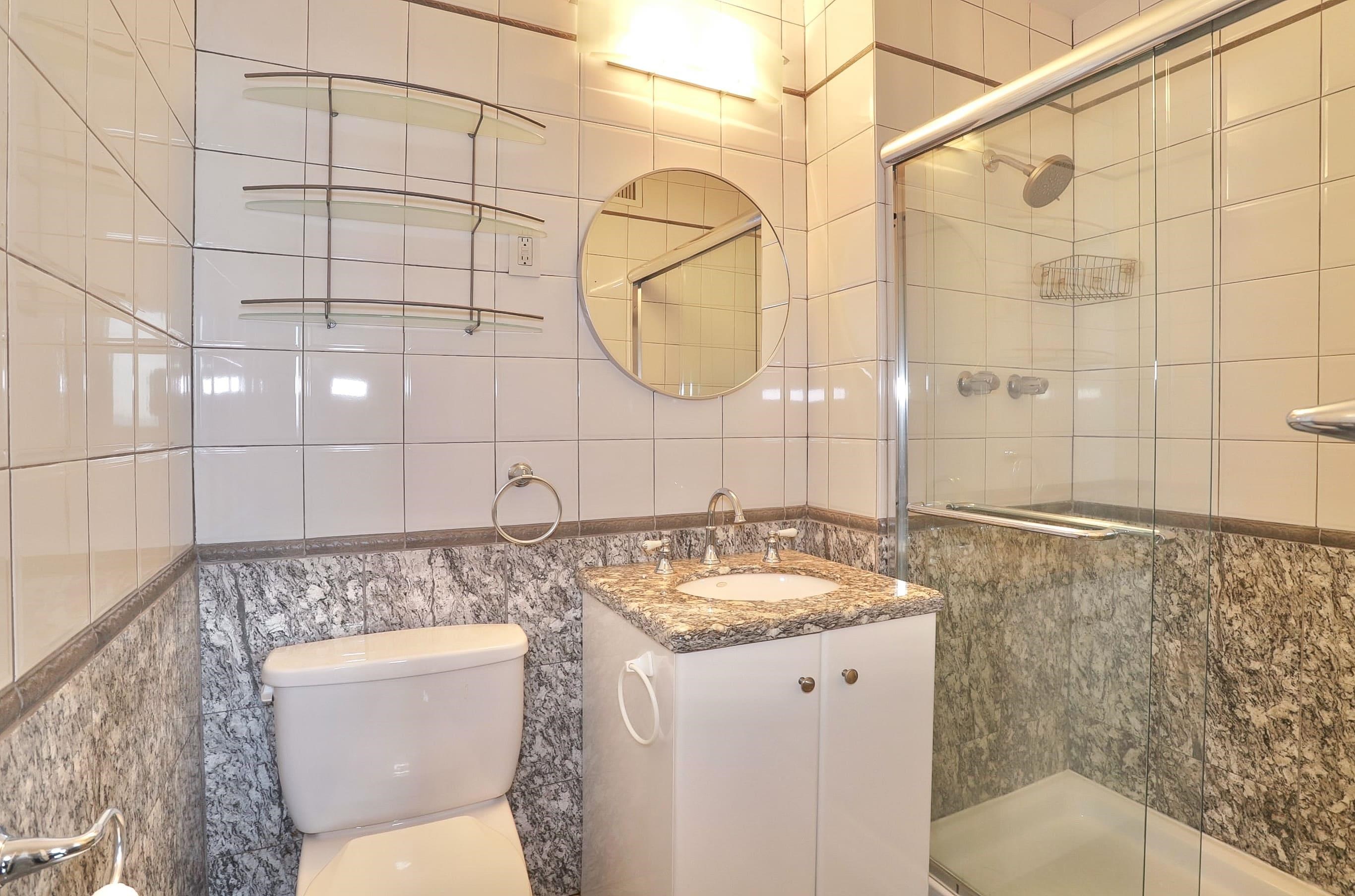 100 MANHATTAN AVE Unit: 2010