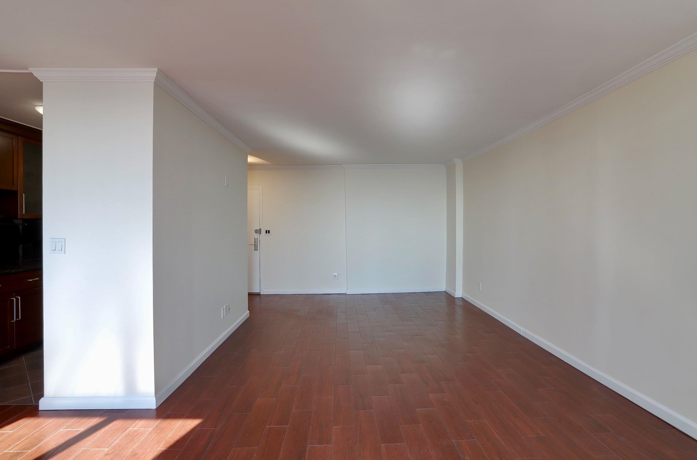 100 MANHATTAN AVE Unit: 2010