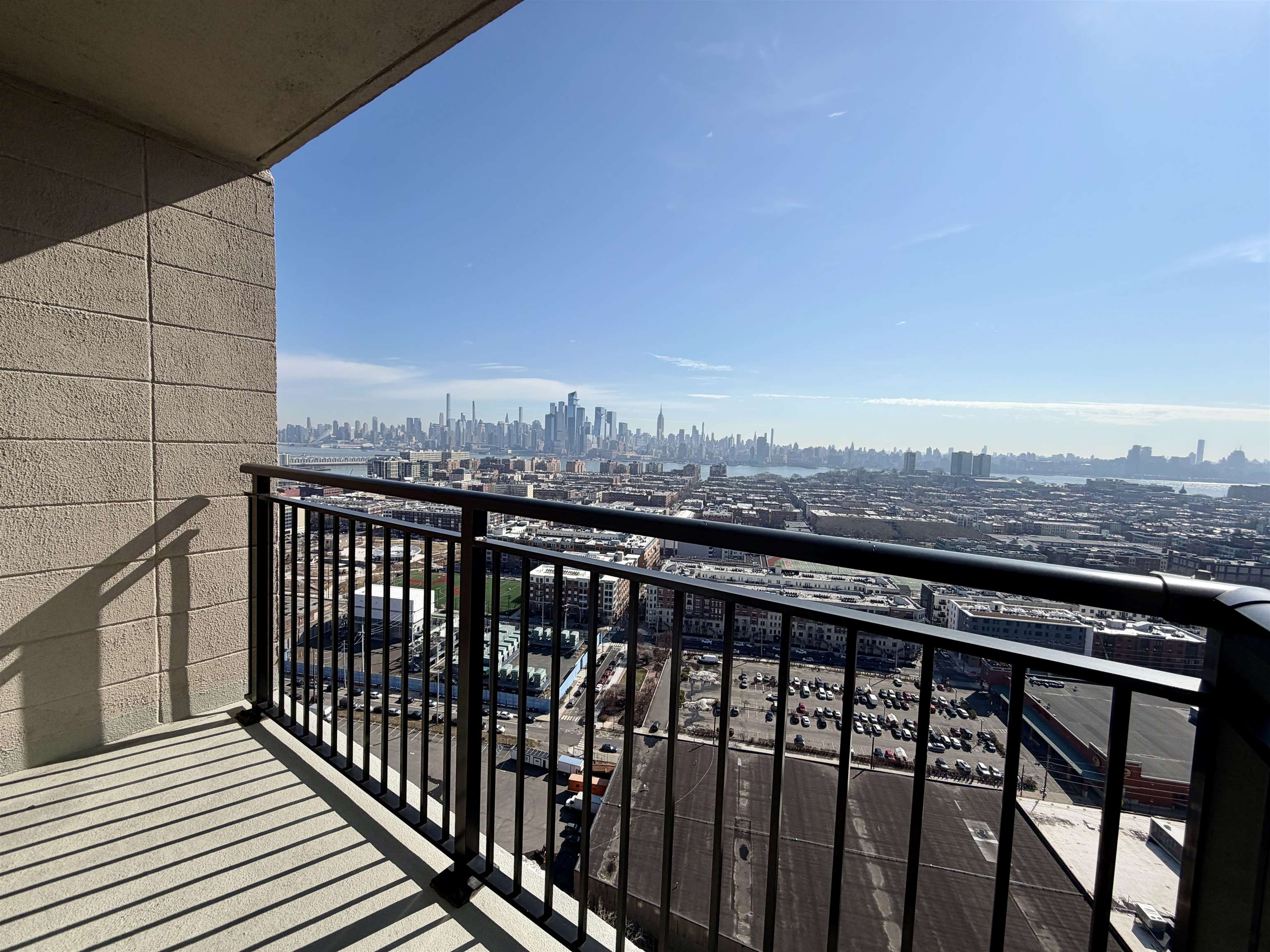 100 MANHATTAN AVE Unit: 2010