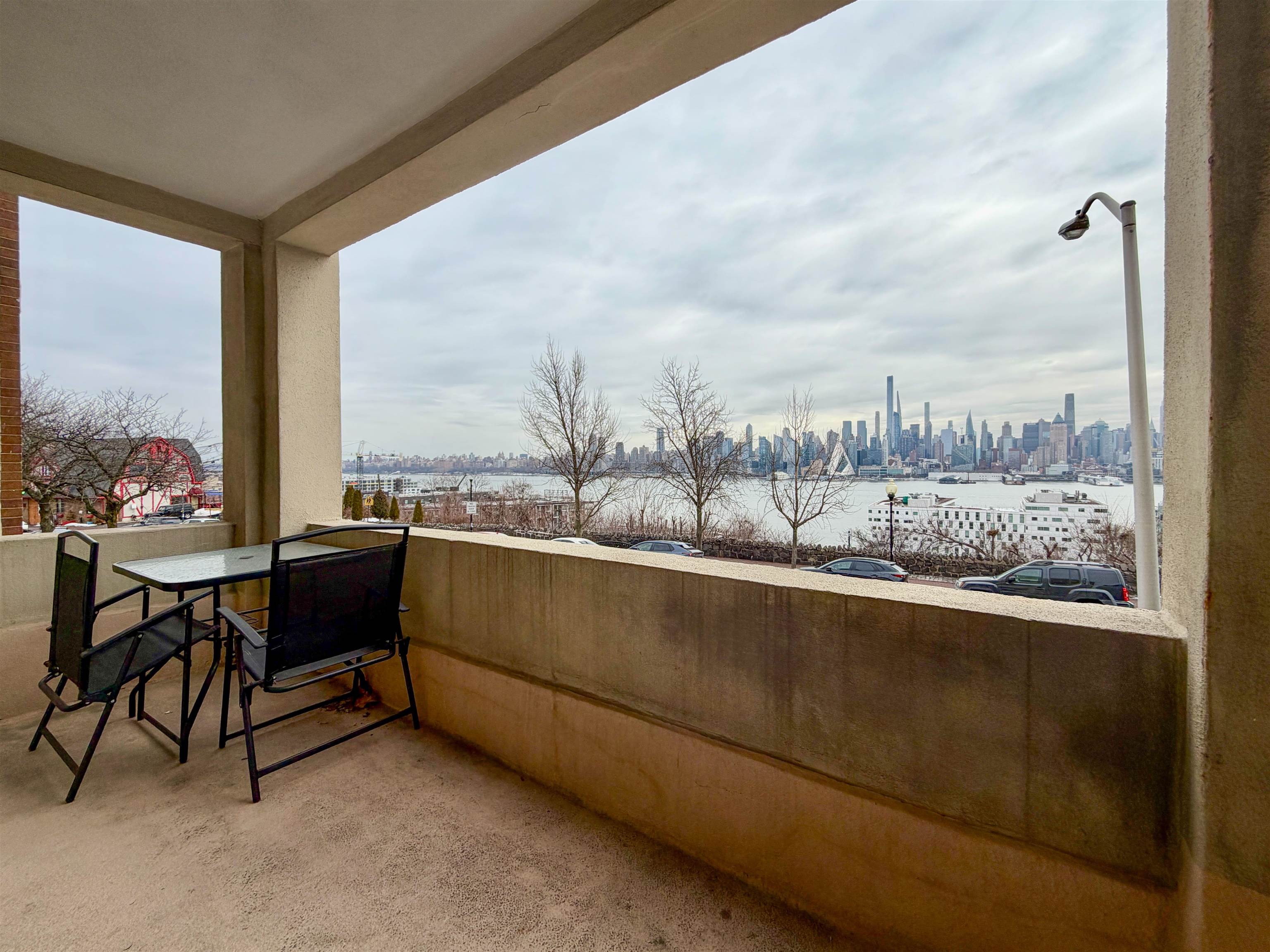 941 BLVD EAST Unit: 2B