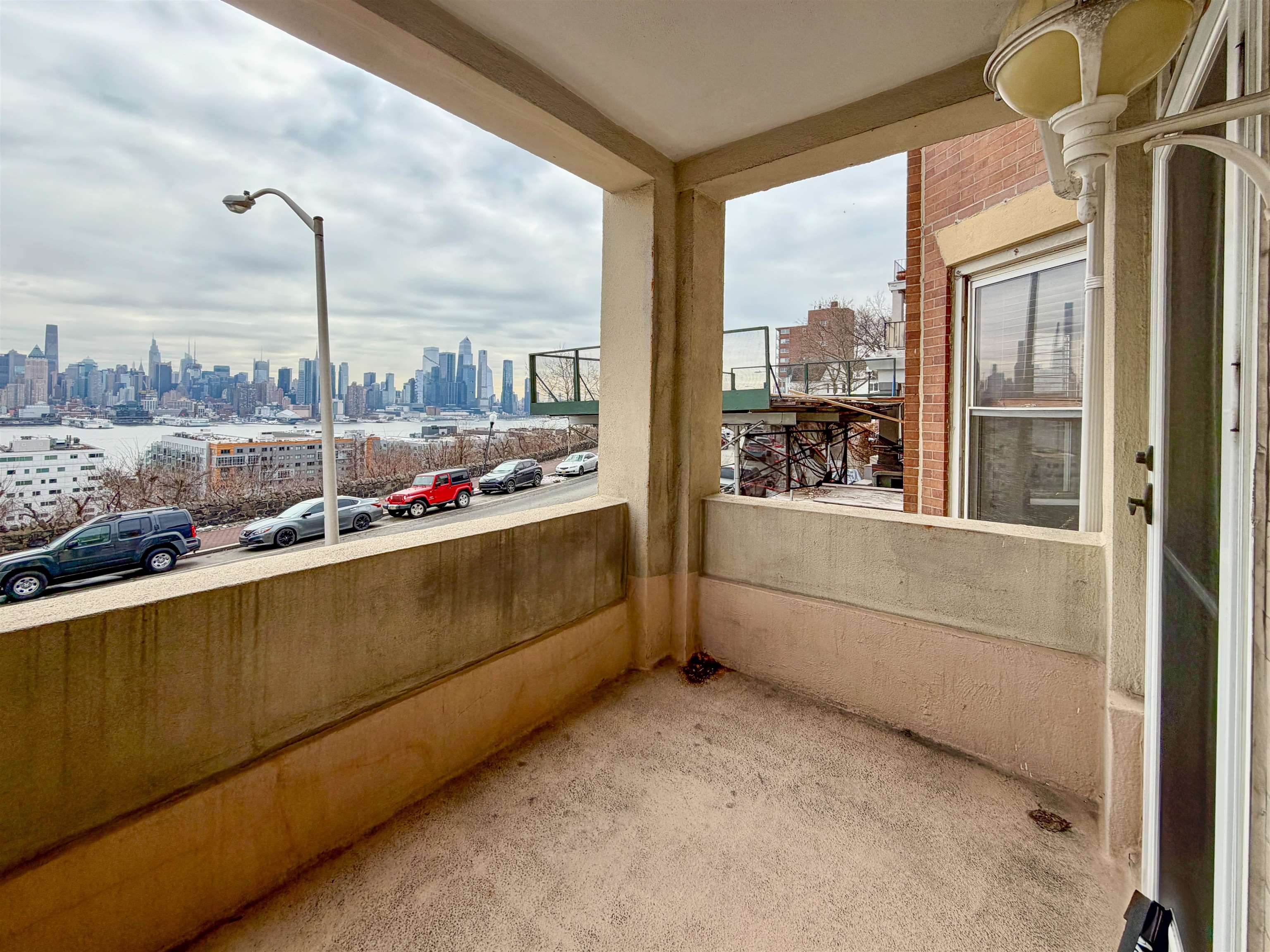 941 BLVD EAST Unit: 2B
