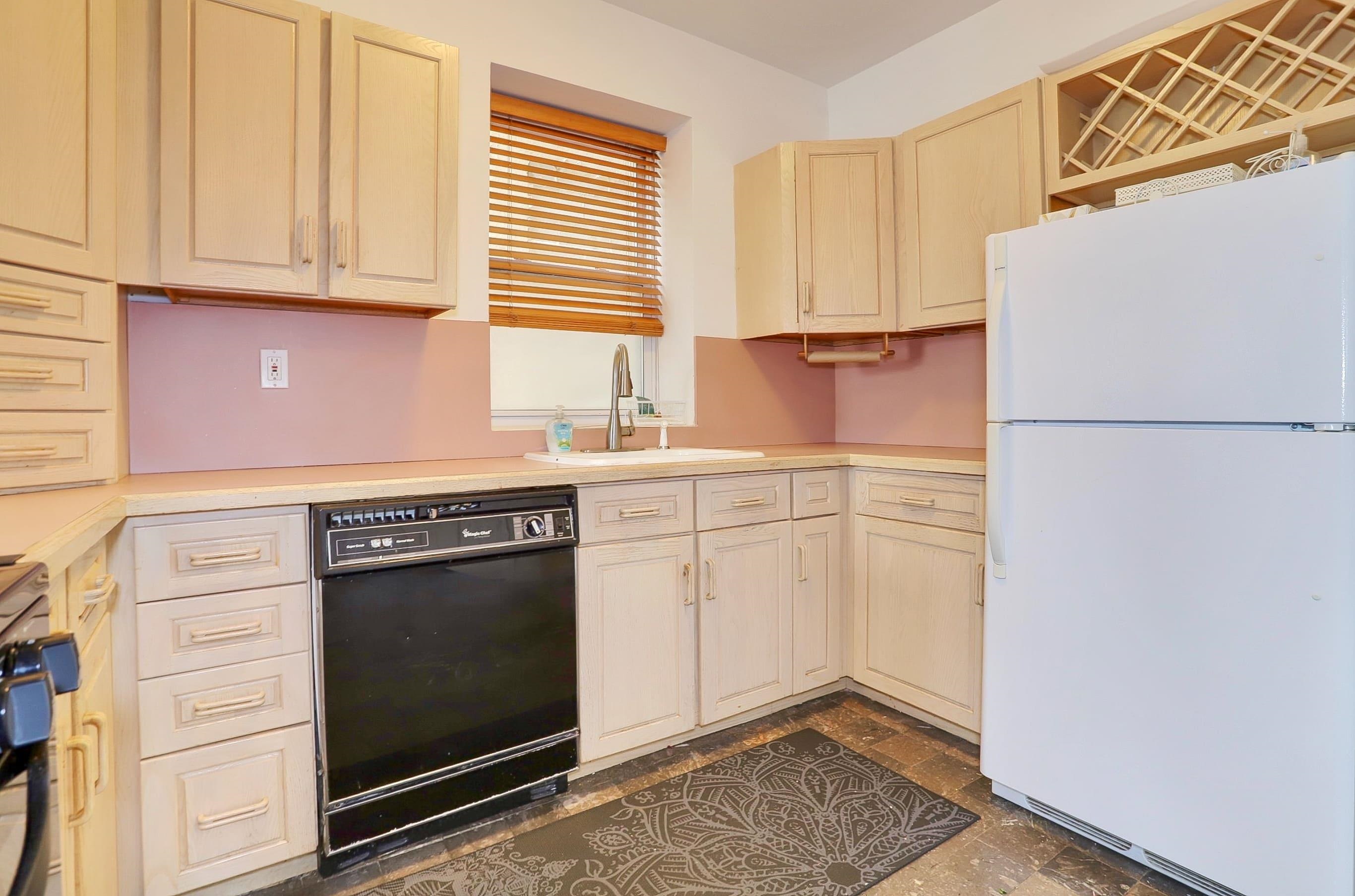 941 BLVD EAST Unit: 2B