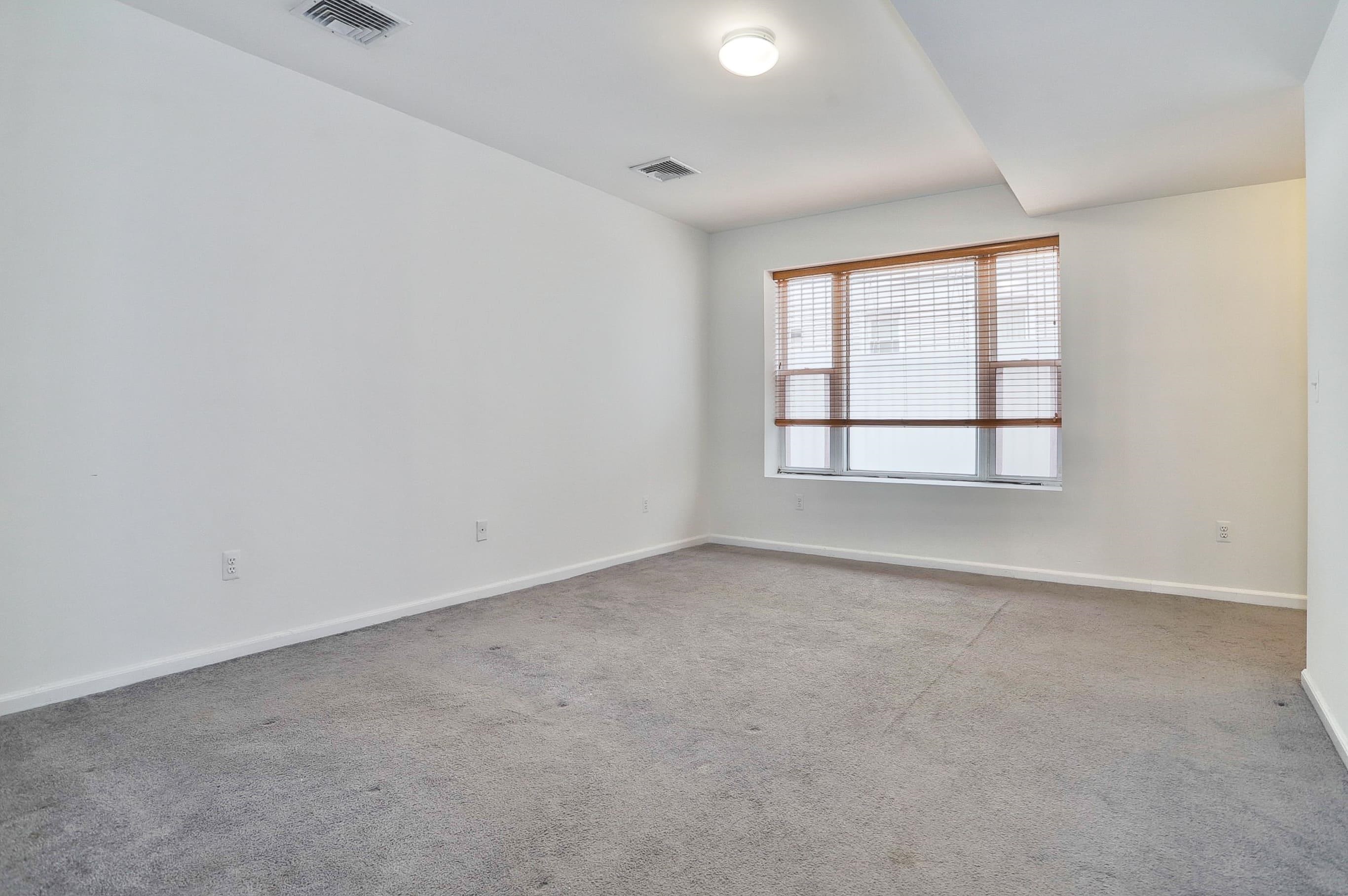 941 BLVD EAST Unit: 2B