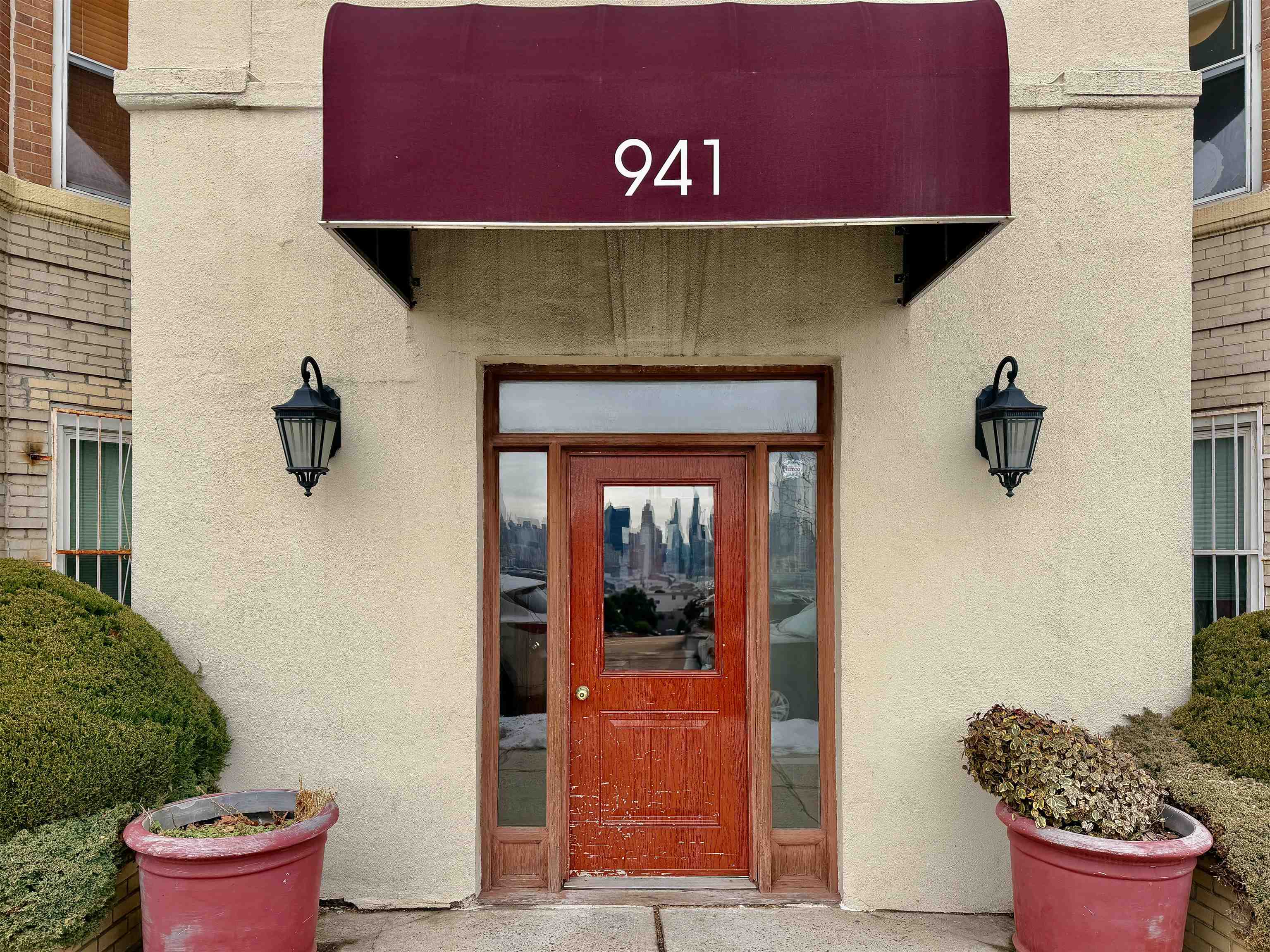 941 BLVD EAST Unit: 2B