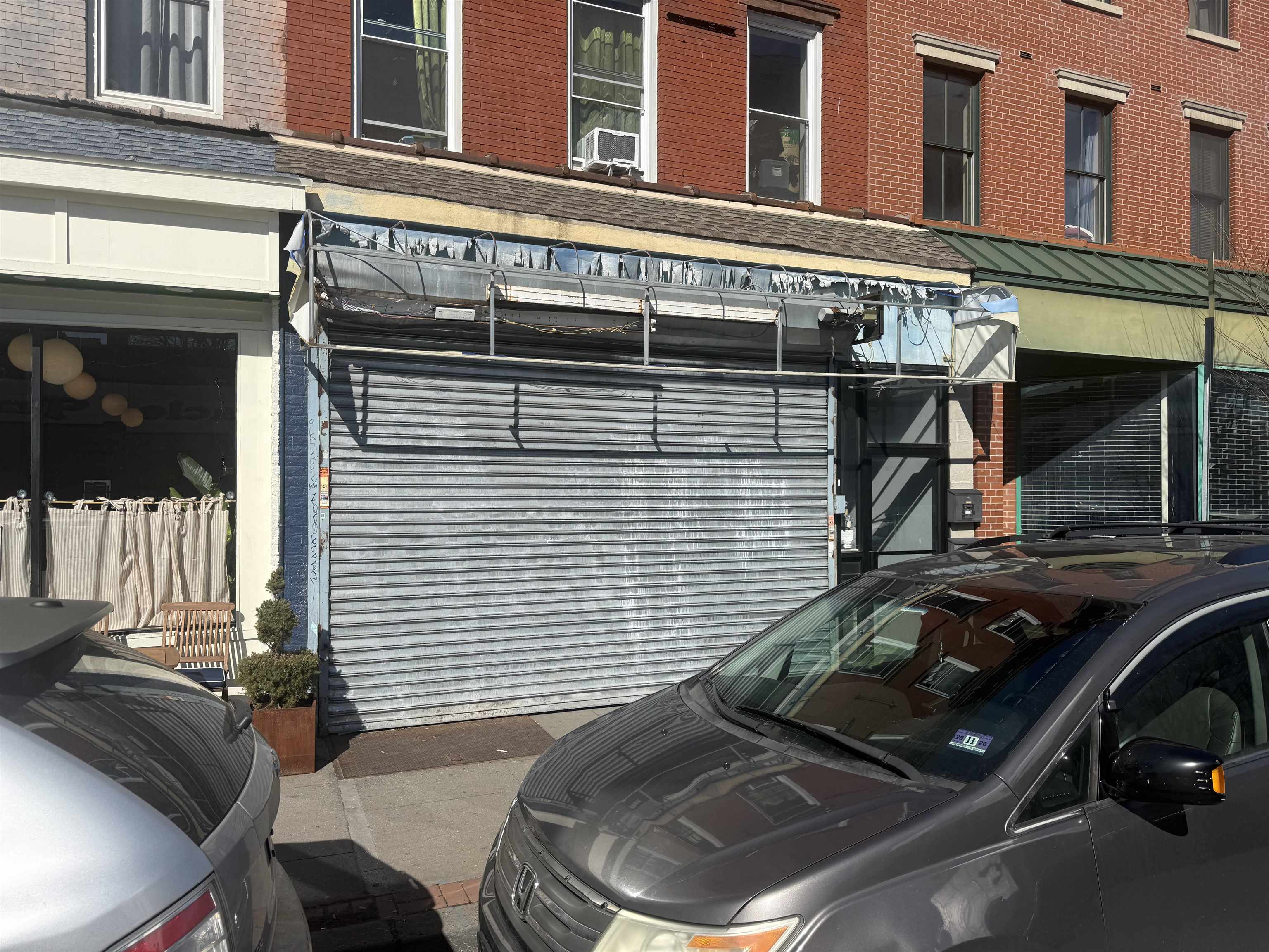 165 MONTICELLO AVE