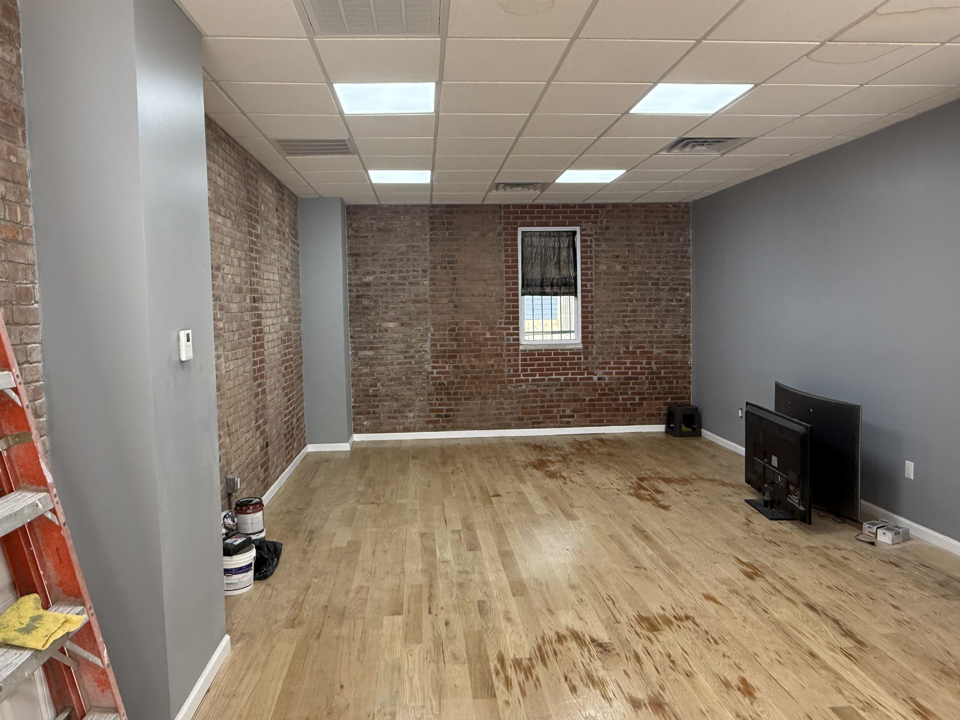 165 MONTICELLO AVE