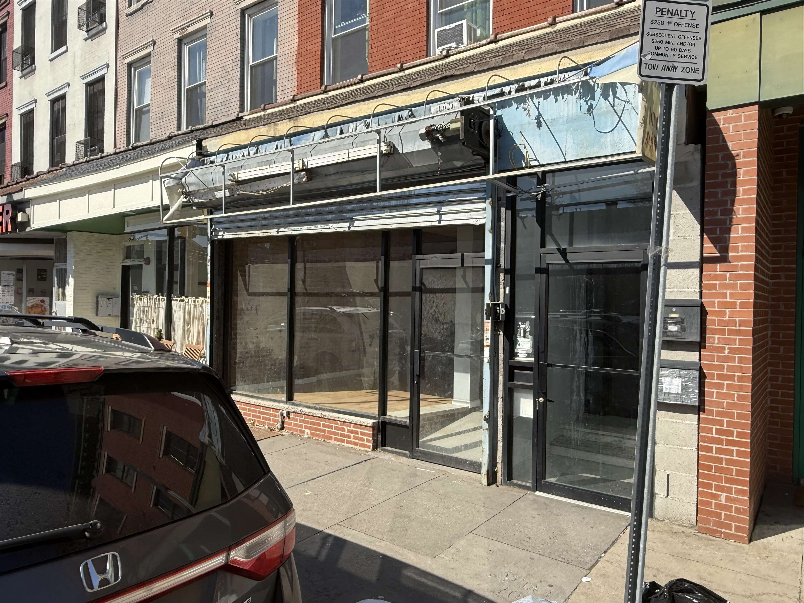 165 MONTICELLO AVE