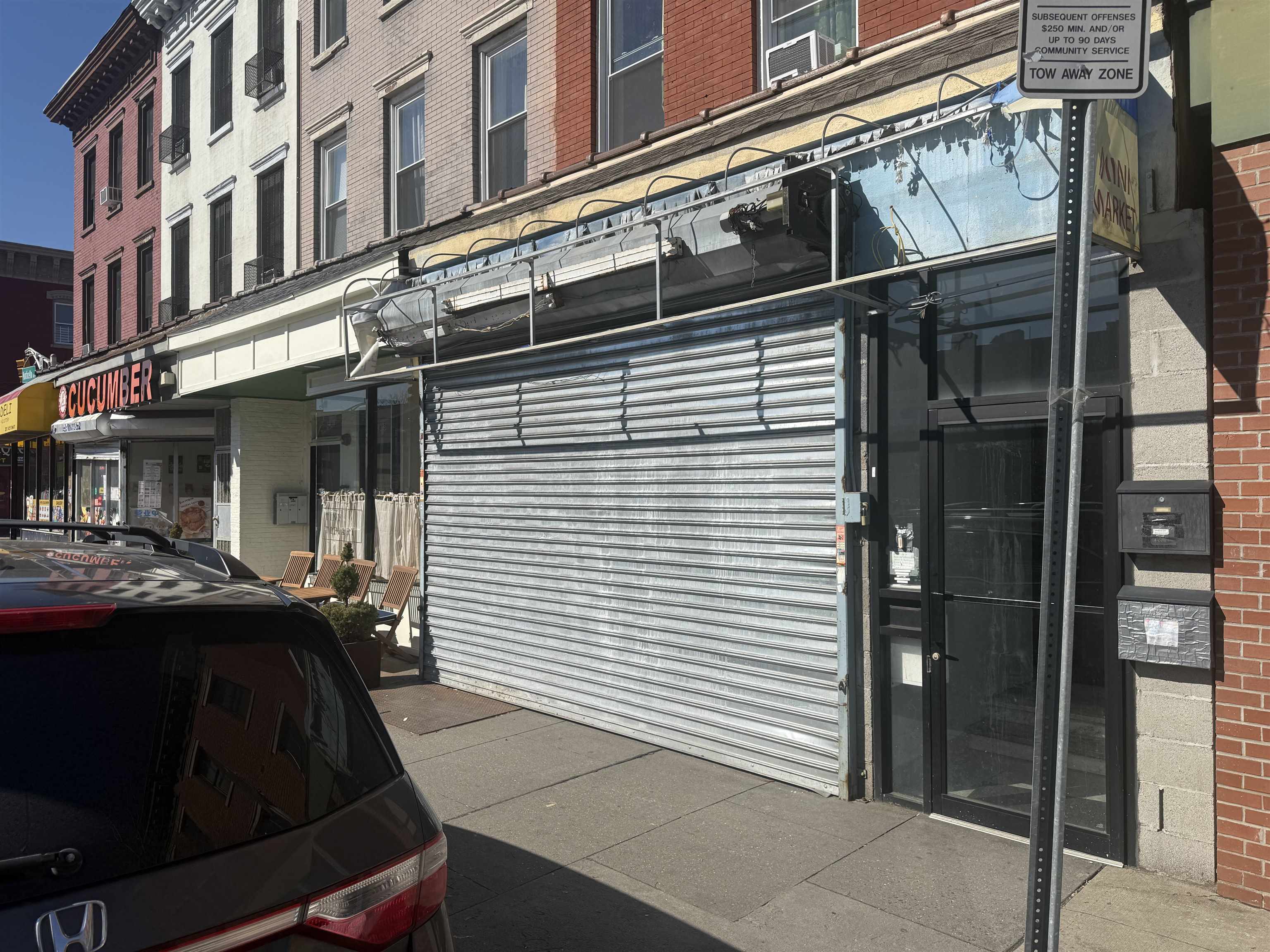 165 MONTICELLO AVE