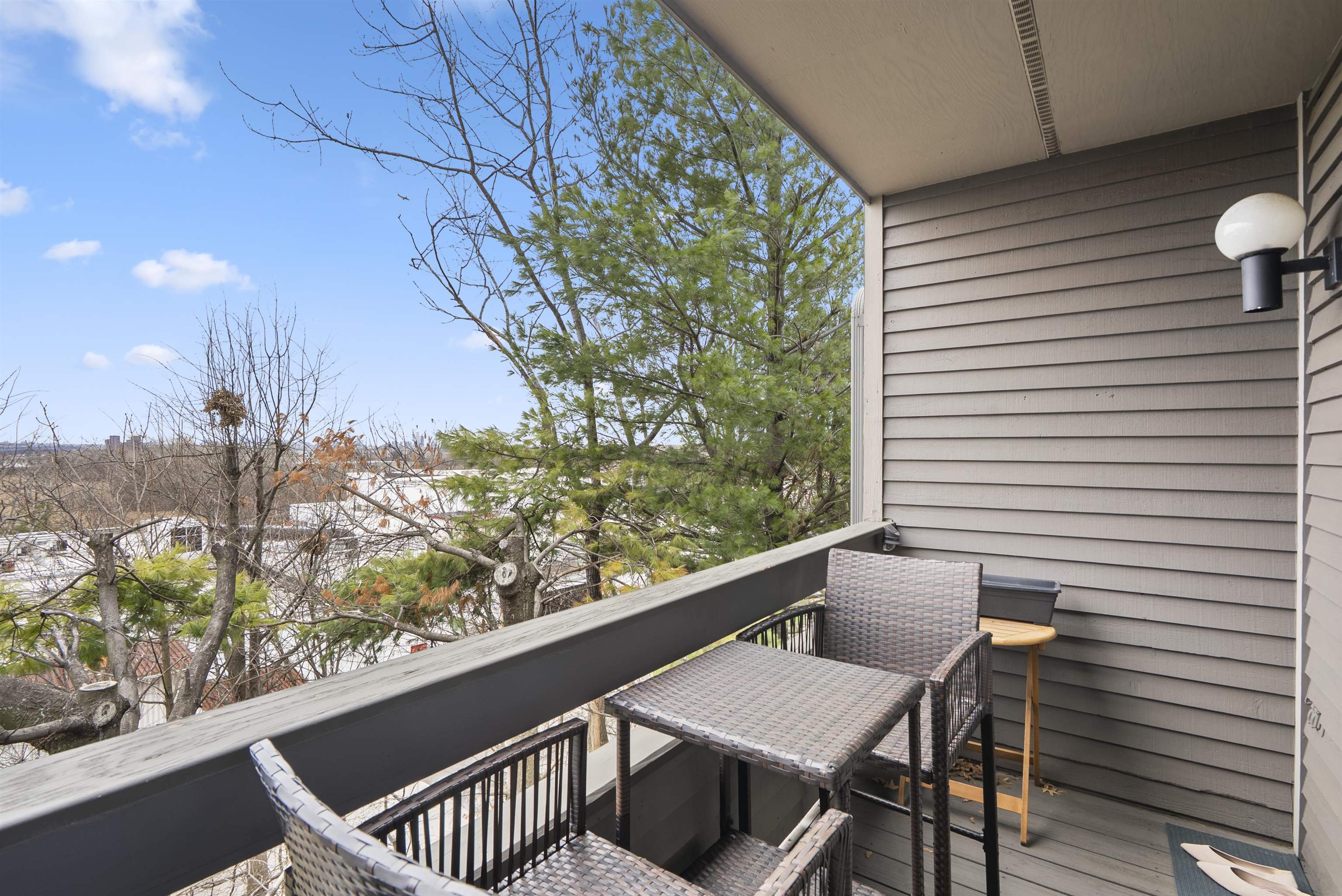 855 VALLEY BROOK AVE Unit: 2G