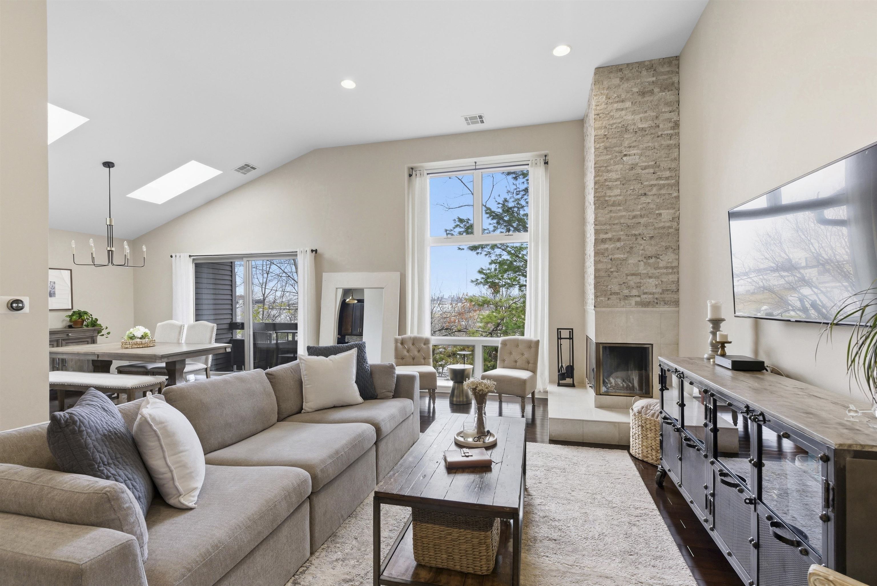 855 VALLEY BROOK AVE Unit: 2G