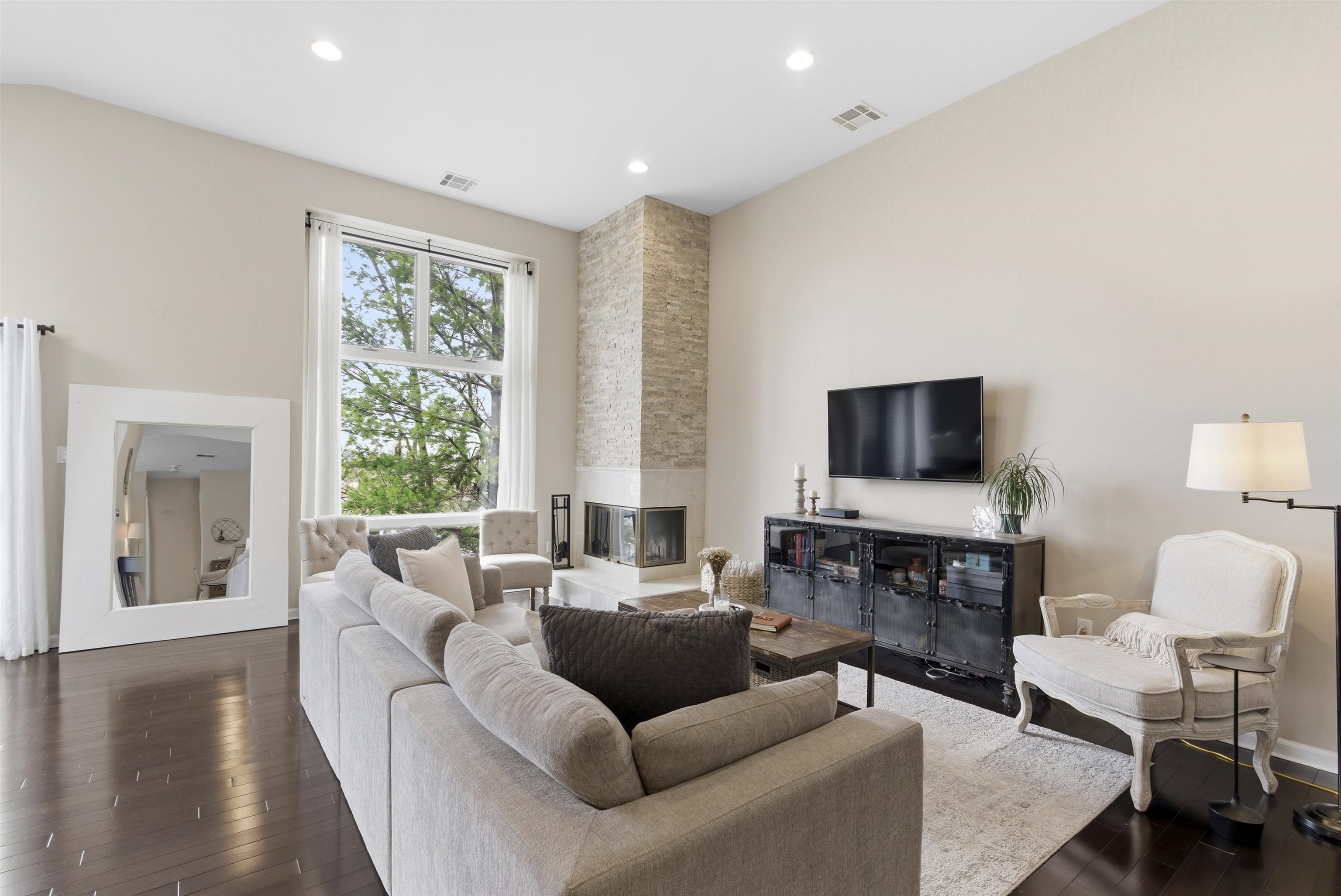 855 VALLEY BROOK AVE Unit: 2G