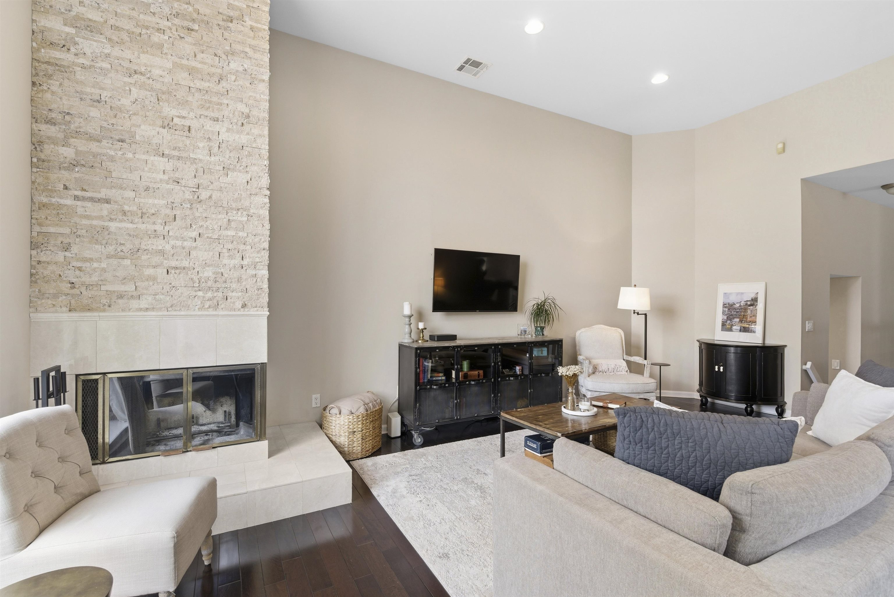 855 VALLEY BROOK AVE Unit: 2G