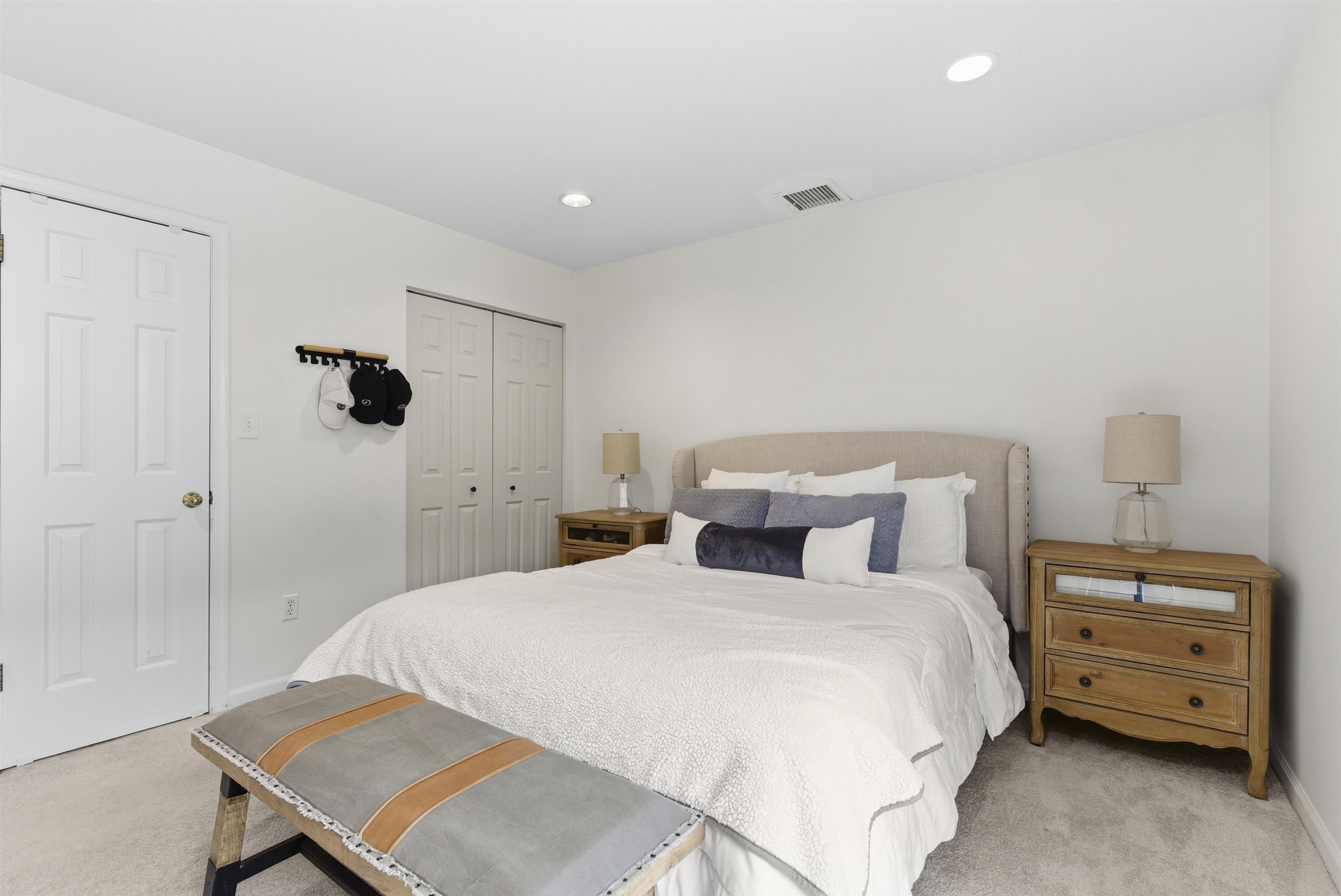 855 VALLEY BROOK AVE Unit: 2G