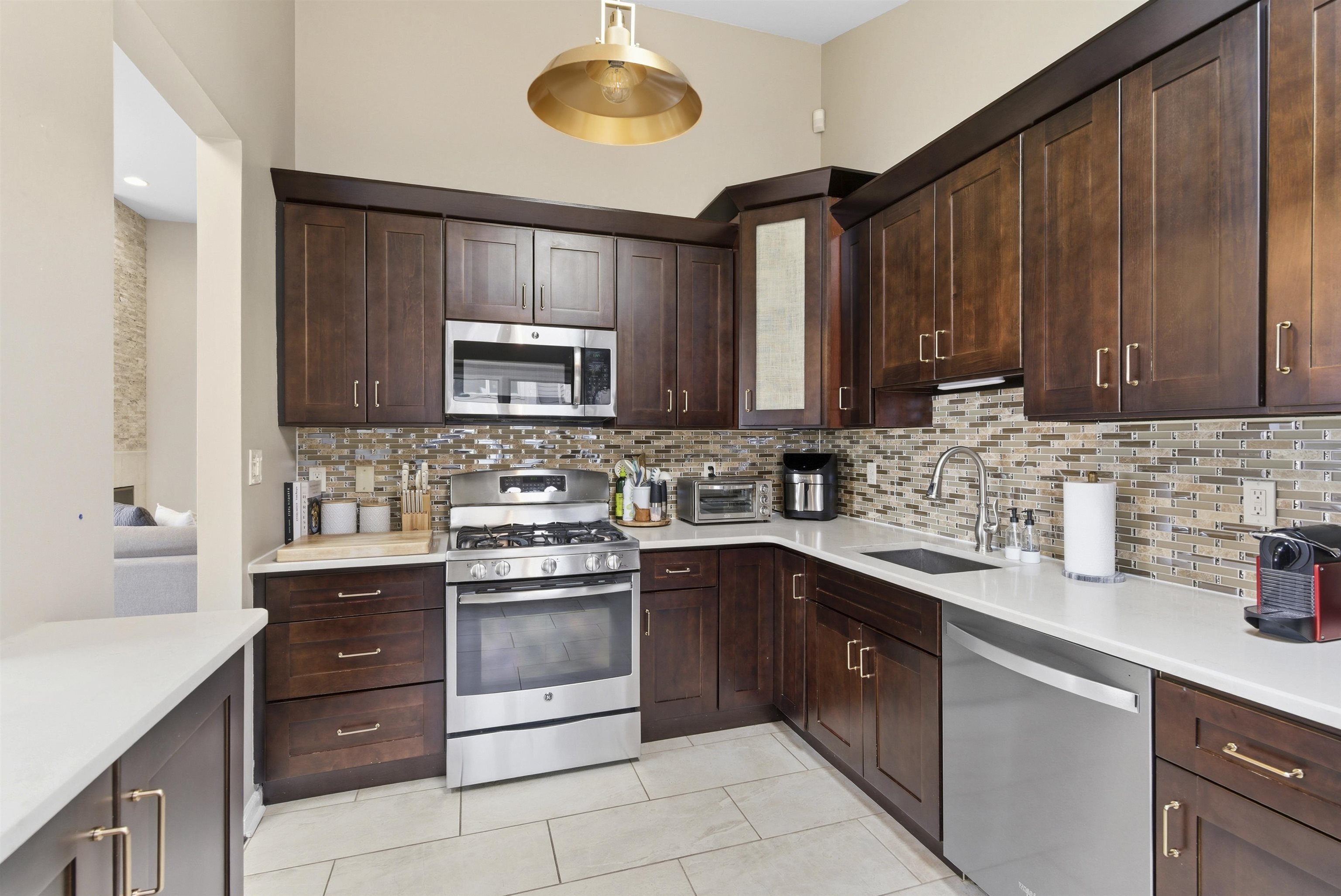 855 VALLEY BROOK AVE Unit: 2G