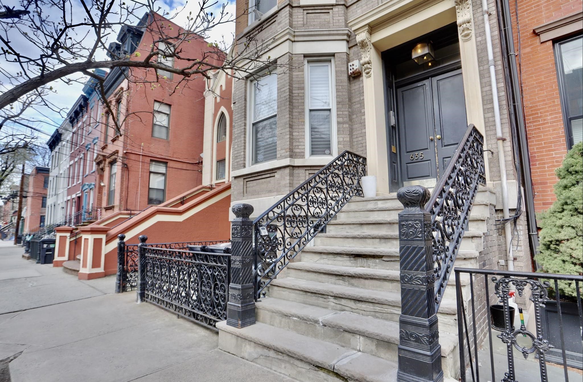 635 GARDEN ST Unit: 2