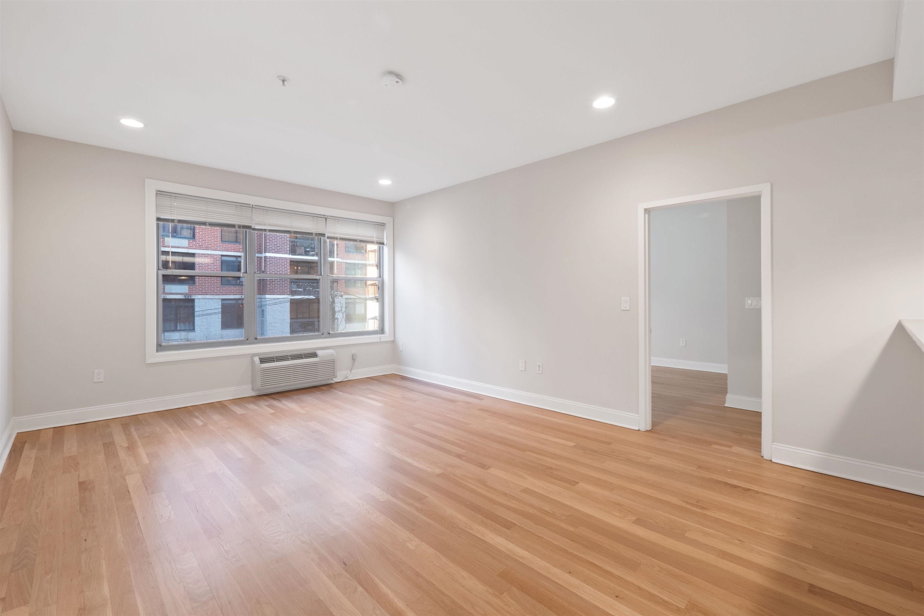 100 MARSHALL ST Unit: 501