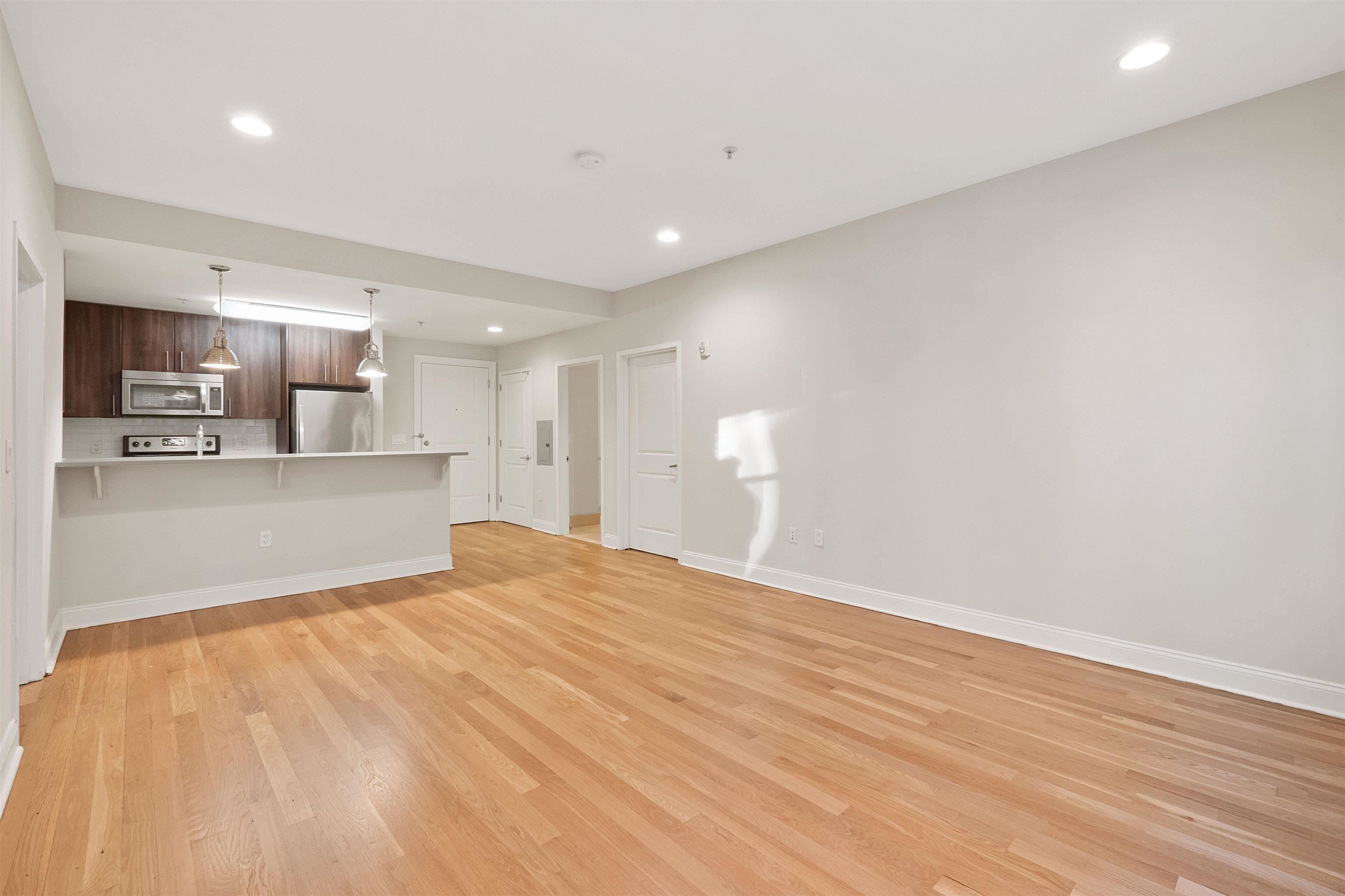 100 MARSHALL ST Unit: 501