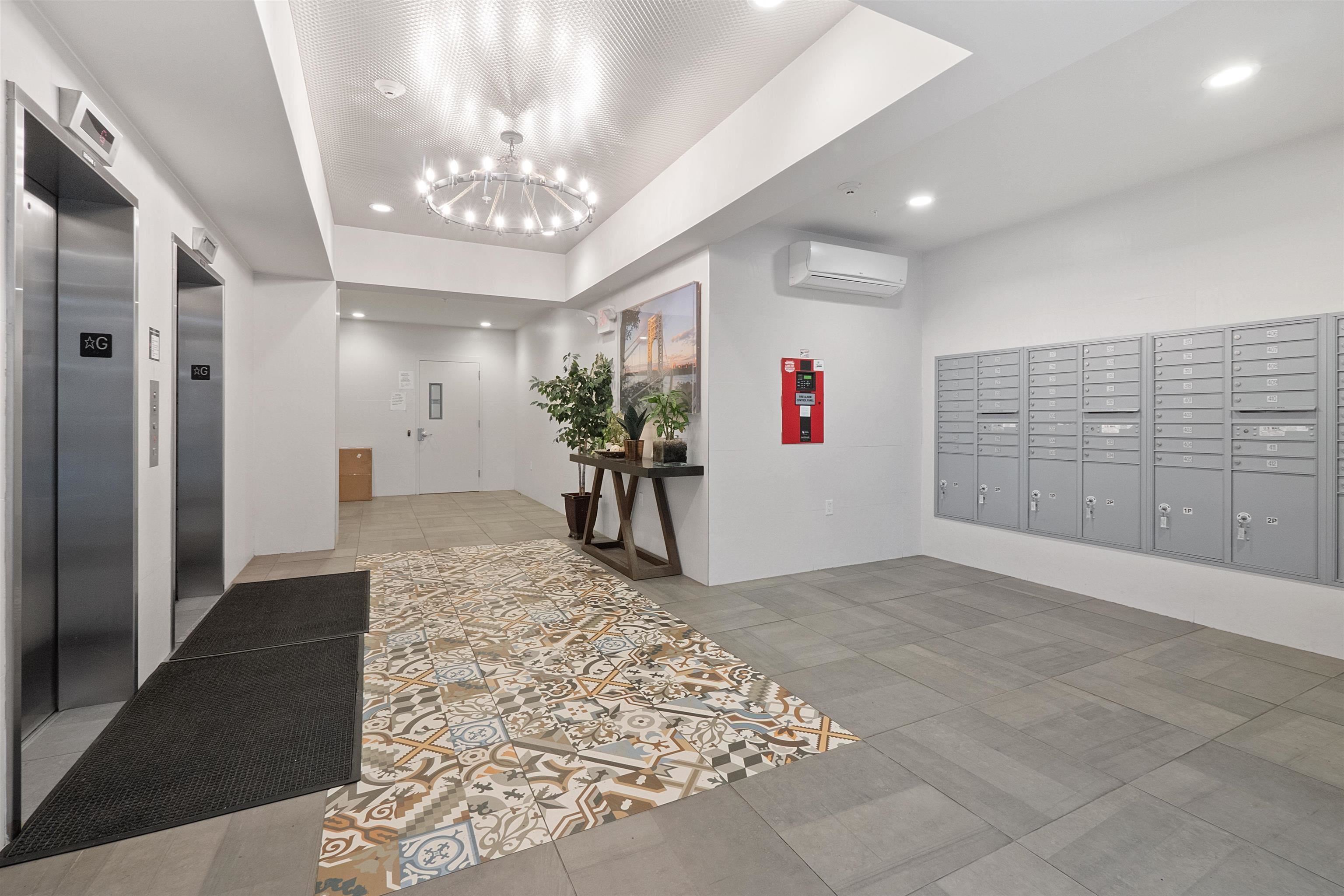 100 MARSHALL ST Unit: 501