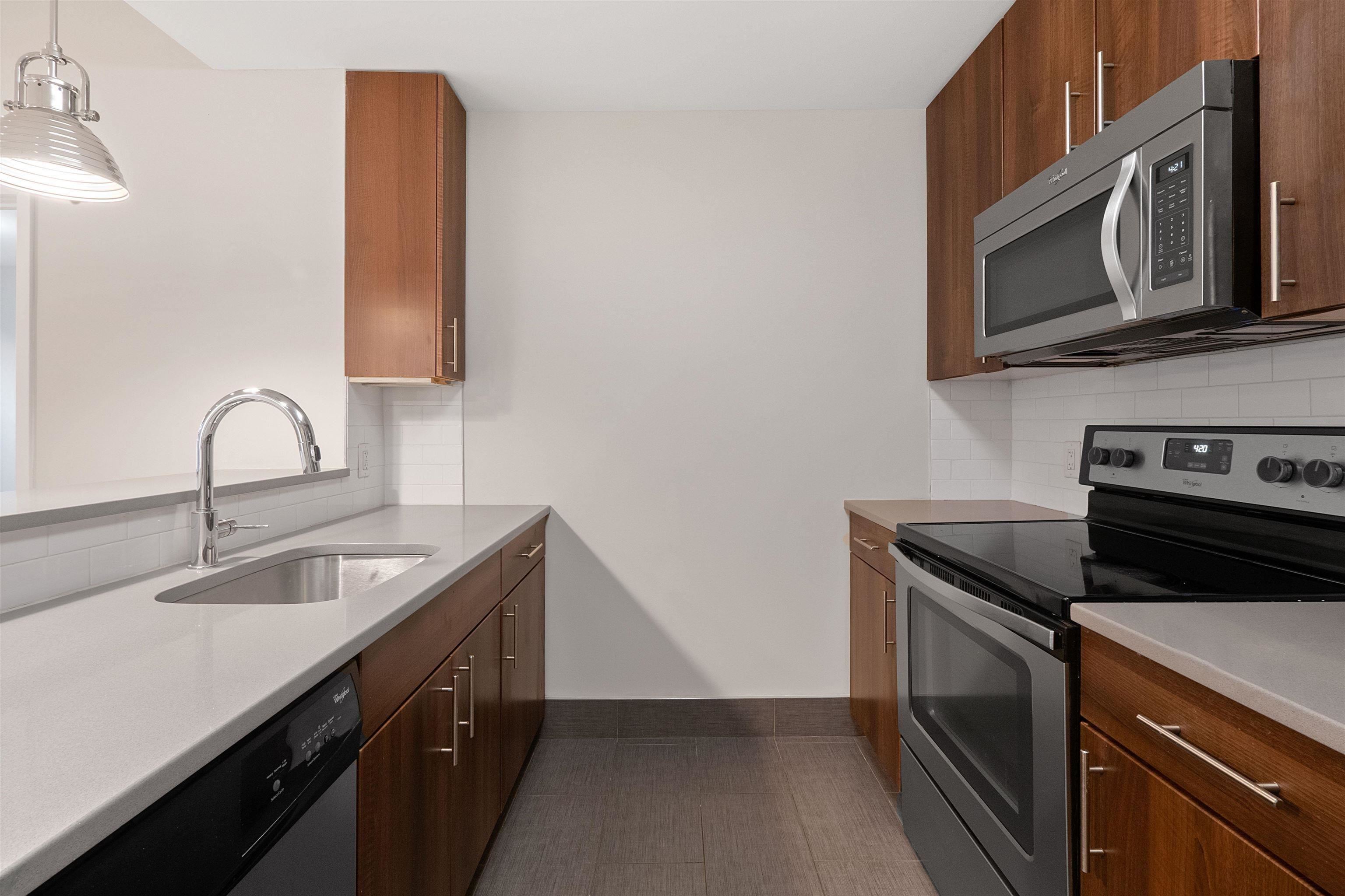 100 MARSHALL ST Unit: 501