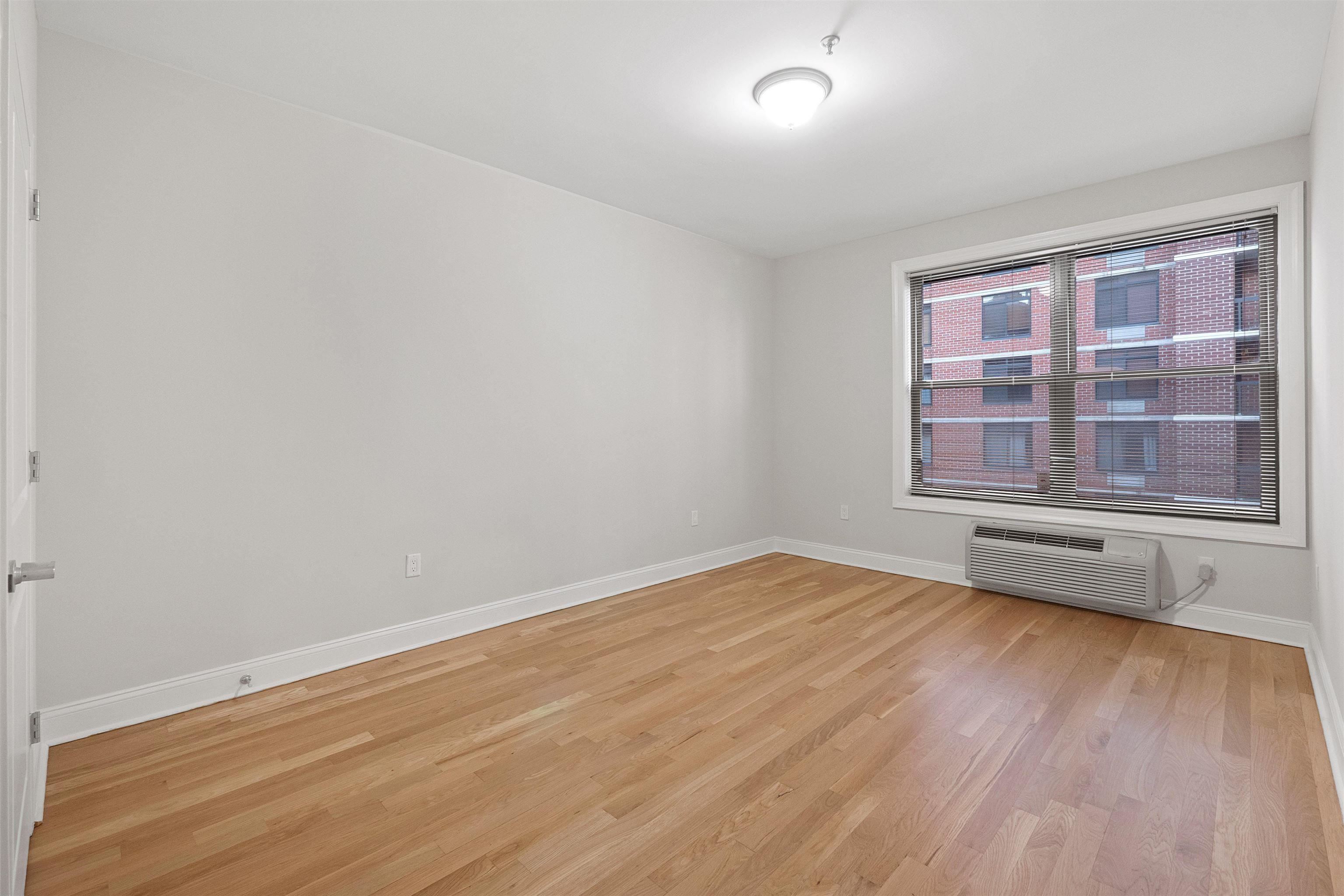 100 MARSHALL ST Unit: 501