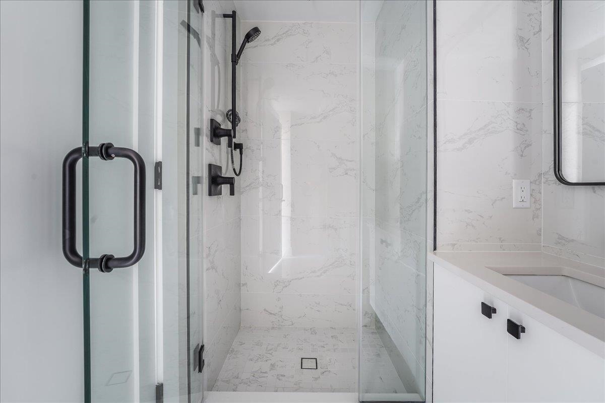 237 WASHINGTON ST Unit: 402