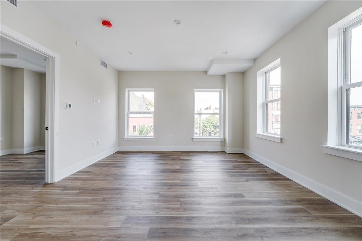 237 WASHINGTON ST Unit: 402