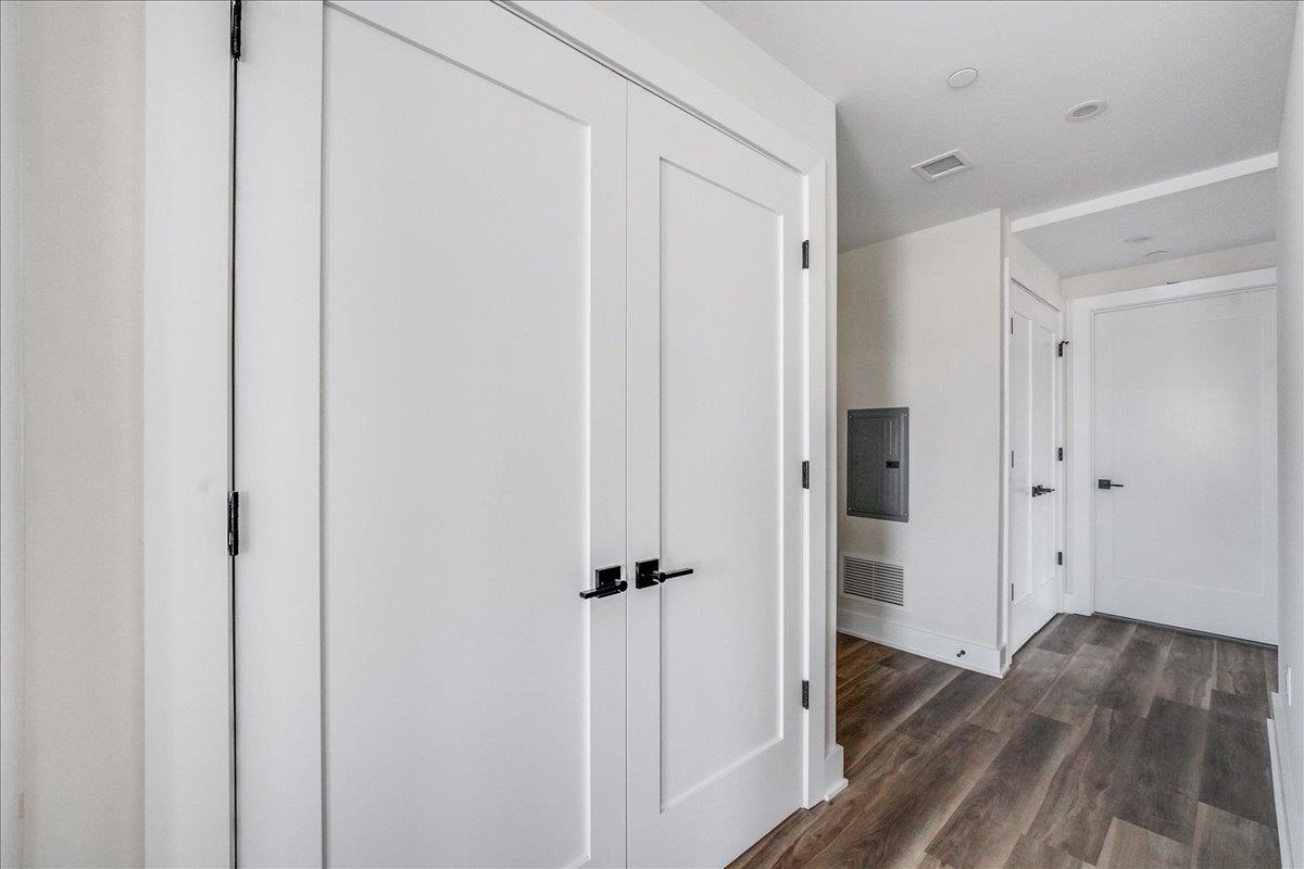 237 WASHINGTON ST Unit: 402