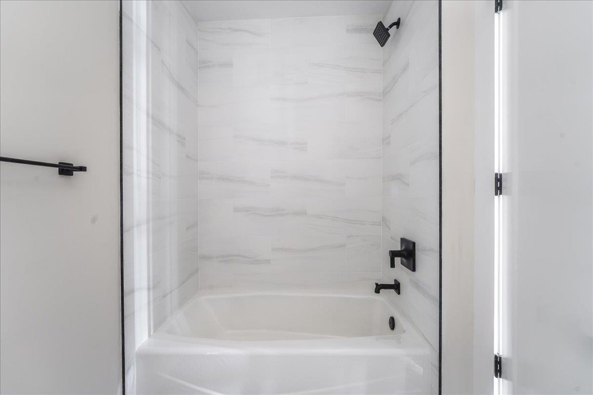 237 WASHINGTON ST Unit: 402