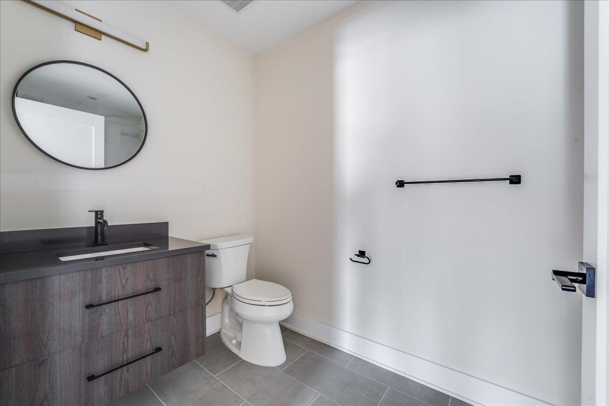 237 WASHINGTON ST Unit: 402