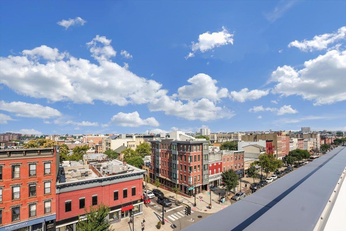 237 WASHINGTON ST Unit: 402