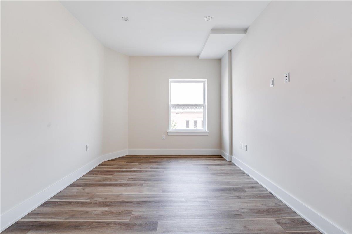 237 WASHINGTON ST Unit: 402