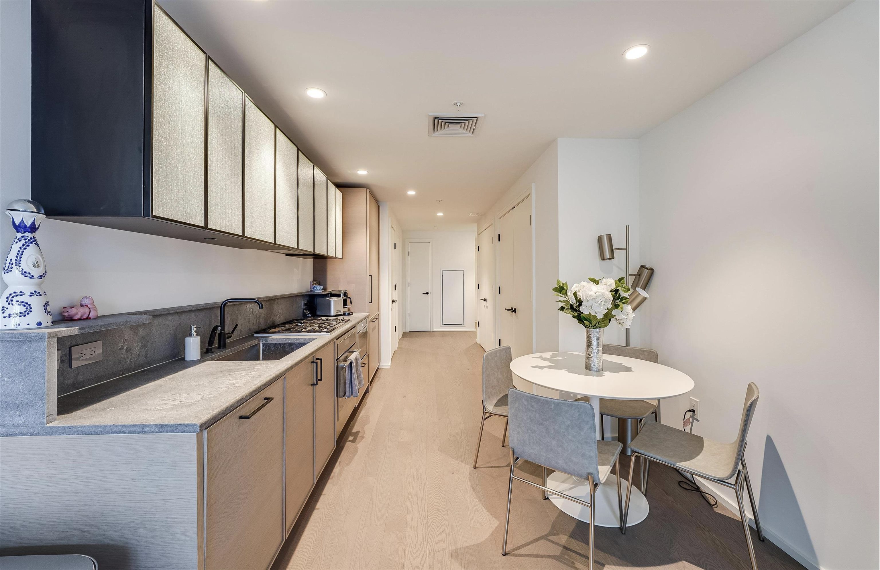 1425 HUDSON ST Unit: 10H