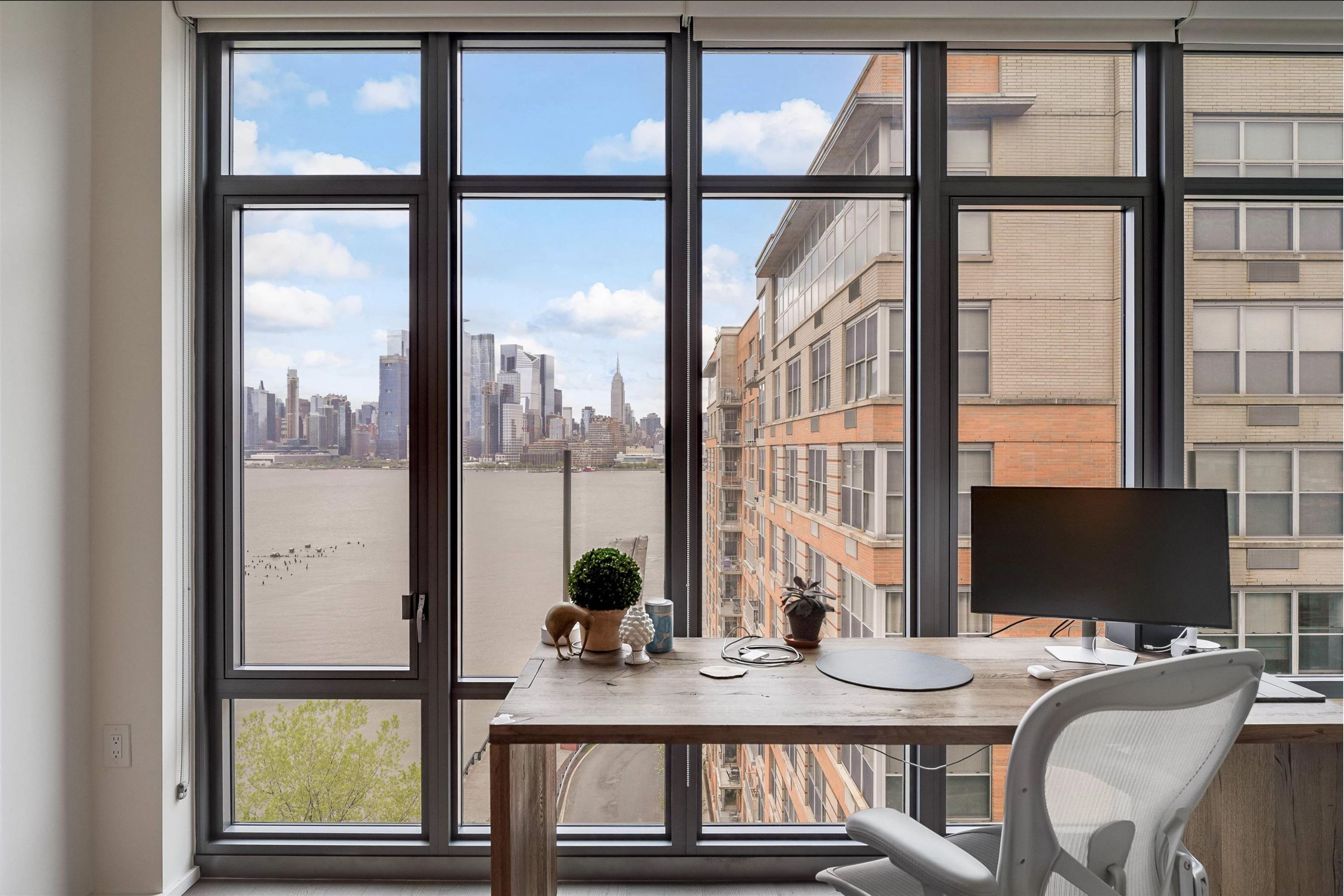1425 HUDSON ST Unit: 10H