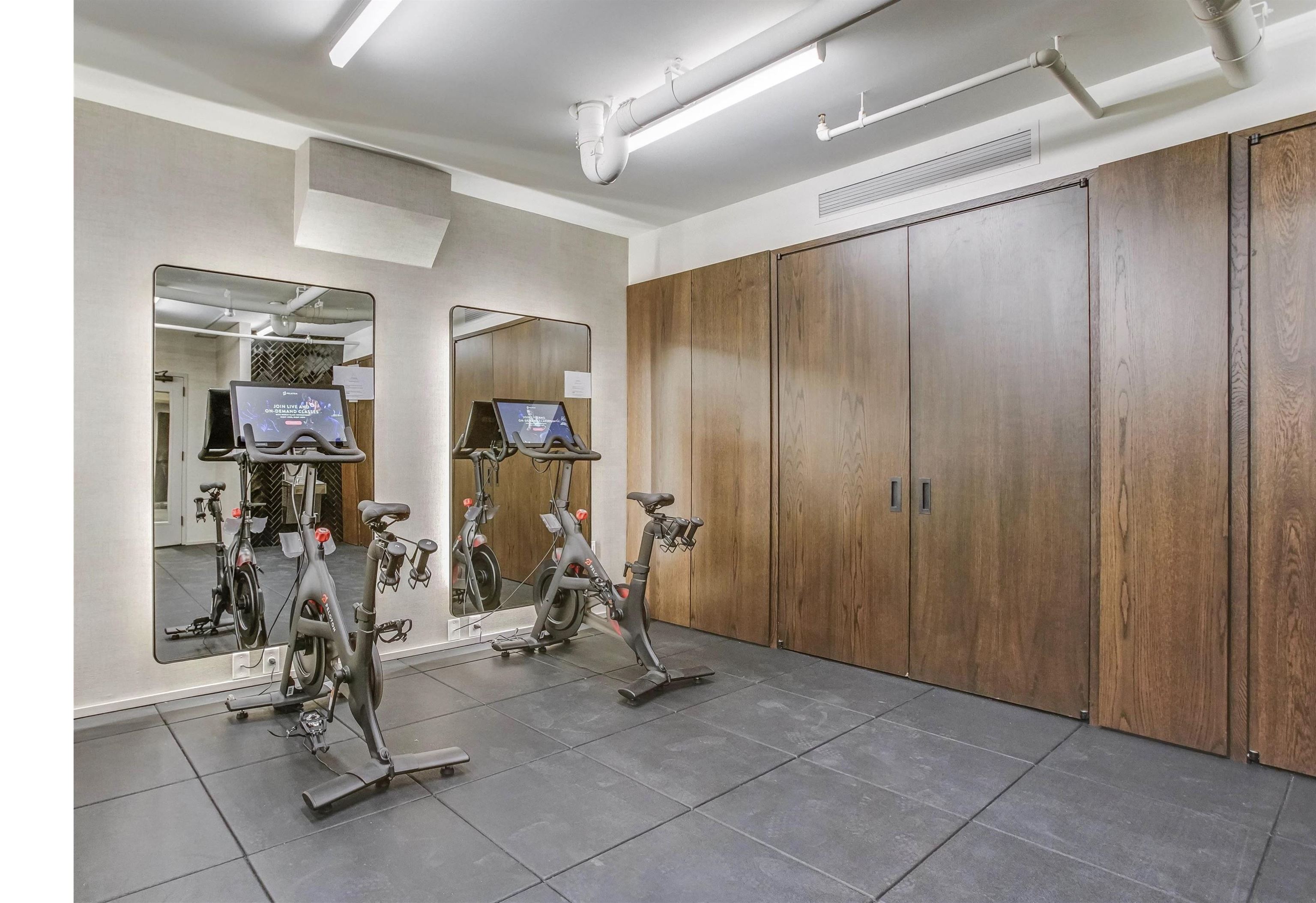 1425 HUDSON ST Unit: 10H