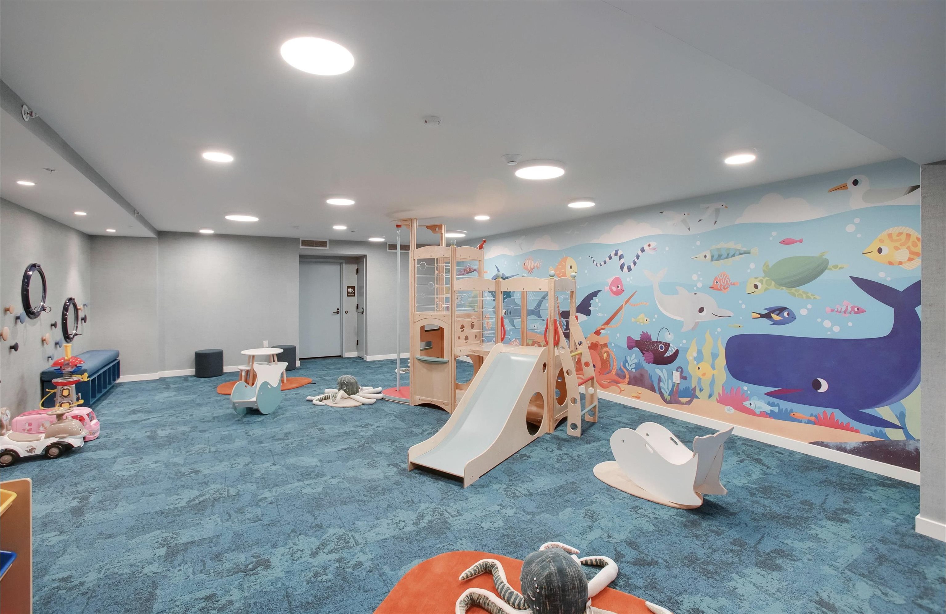 1425 HUDSON ST Unit: 10H